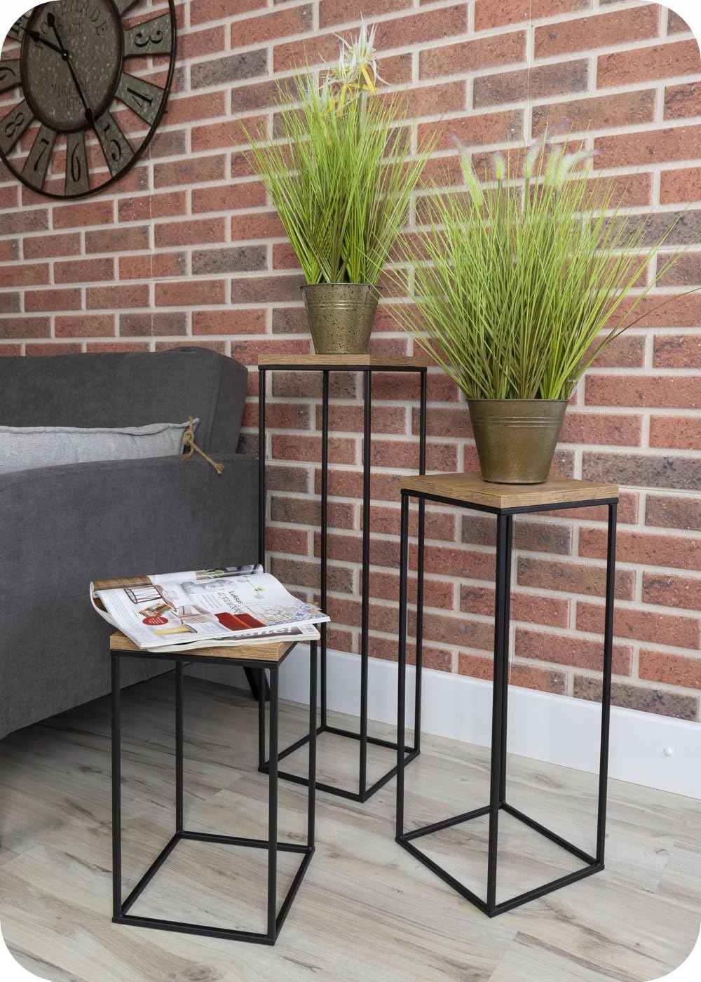Pflanzenständer Metall 60 cm Hoch - Stabiler und Fester Blumenhocker im Loft Stil - Blumenständer mit Eiche Optik MDF-Platte für die Innendekoration