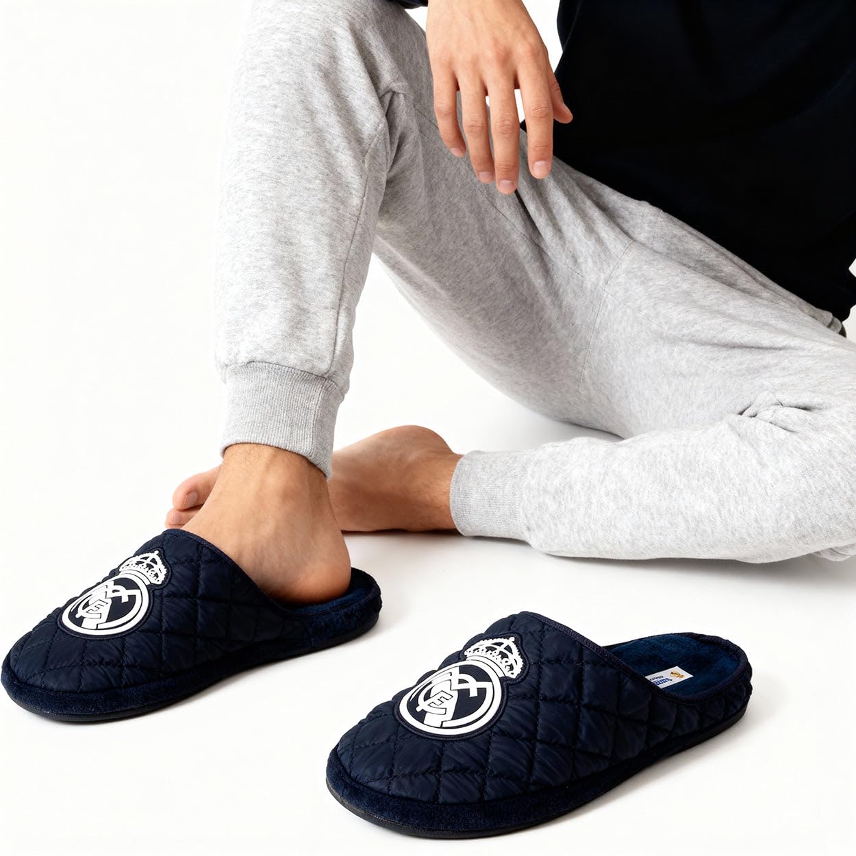 MARPEN SLIPPERS, Zapatillas de casa Real Madrid CF Oficiales Temporada 24/25 Acolchadas para Hombre o Mujer, Suela Caucho Diseño Fútbol