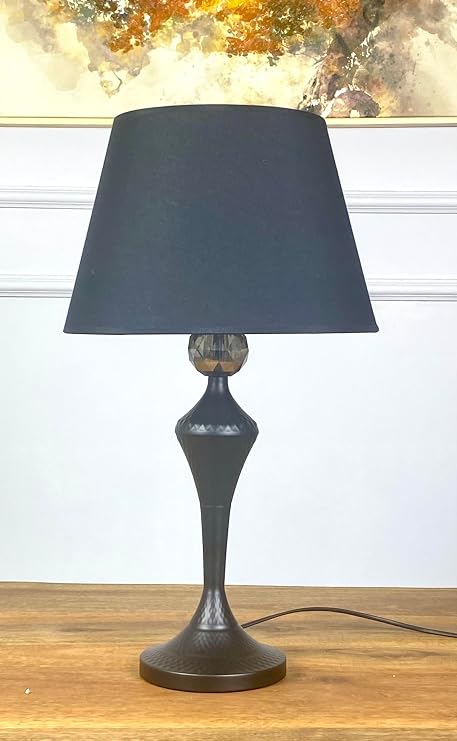 Queen Model Siyah Ayaklı Füme Kristal Toplu Metal Yüksek Ayaklı Siyah, Beyaz ve Gri Krom Şeritli Kumaş Şapkalı Abajur Masa Lambası (Siyah) [Enerji Sınıfı A+]