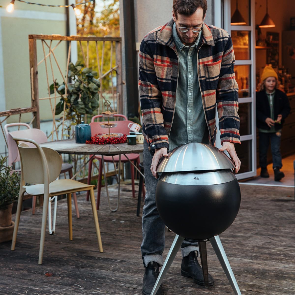 Höfats - Couvercle Moon 45 inox - Housse anti-cendres et étincelles - Courbe pour éviter l'eau - Résistant aux intempéries, robuste, durable - Rond