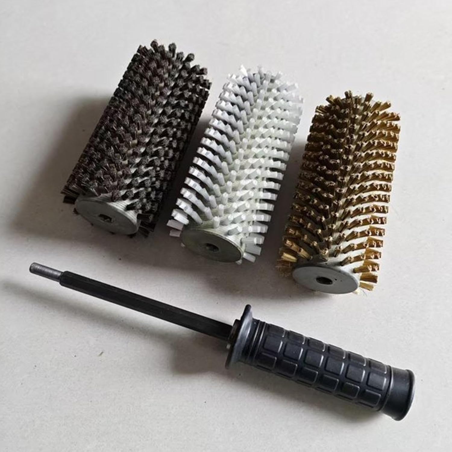 スキー ワックスブラシ ローラーキット 多機能 軸付きハンドル 耐摩耗性 素材多様性 手軽メンテナンス 保管便利 アウトドア活動に適