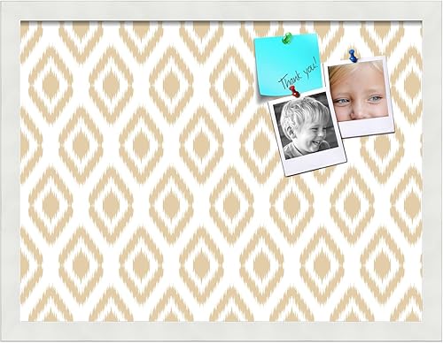 Miniatura 2 de PinPix Tablero de anuncios de corcho de 20 x 15 pulgadas. Este tablero decorativo enmarcado viene con diseño beige Ikat y marco blanco satinado.