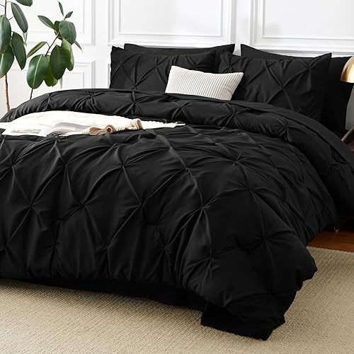 CozyLux Juego de edredón de 7 piezas tamaño matrimonial, color negro, ropa de cama plisada en una bolsa, juego de ropa de cama plisada con edredón