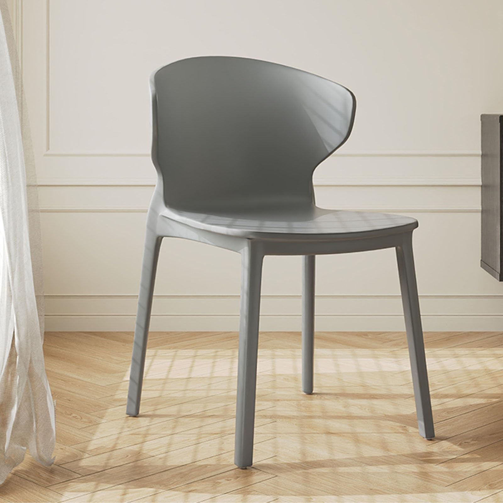 Chaises empilables en plastique gris pour intérieur et extérieur