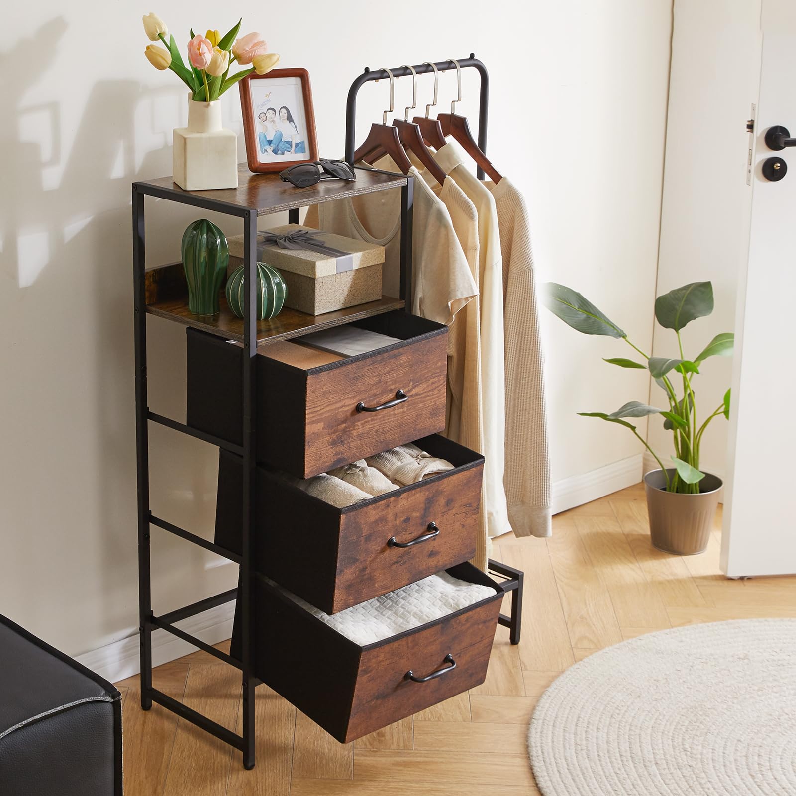 Aibiju Cómoda para Dormitorio con 3 Cajones de Tela, Cómoda de Tela con Estante, Perchero con Zapatero y Estantes para Dormitorio, Salón, Recibidor y Oficina, Marrón Rústico YD-TM081H