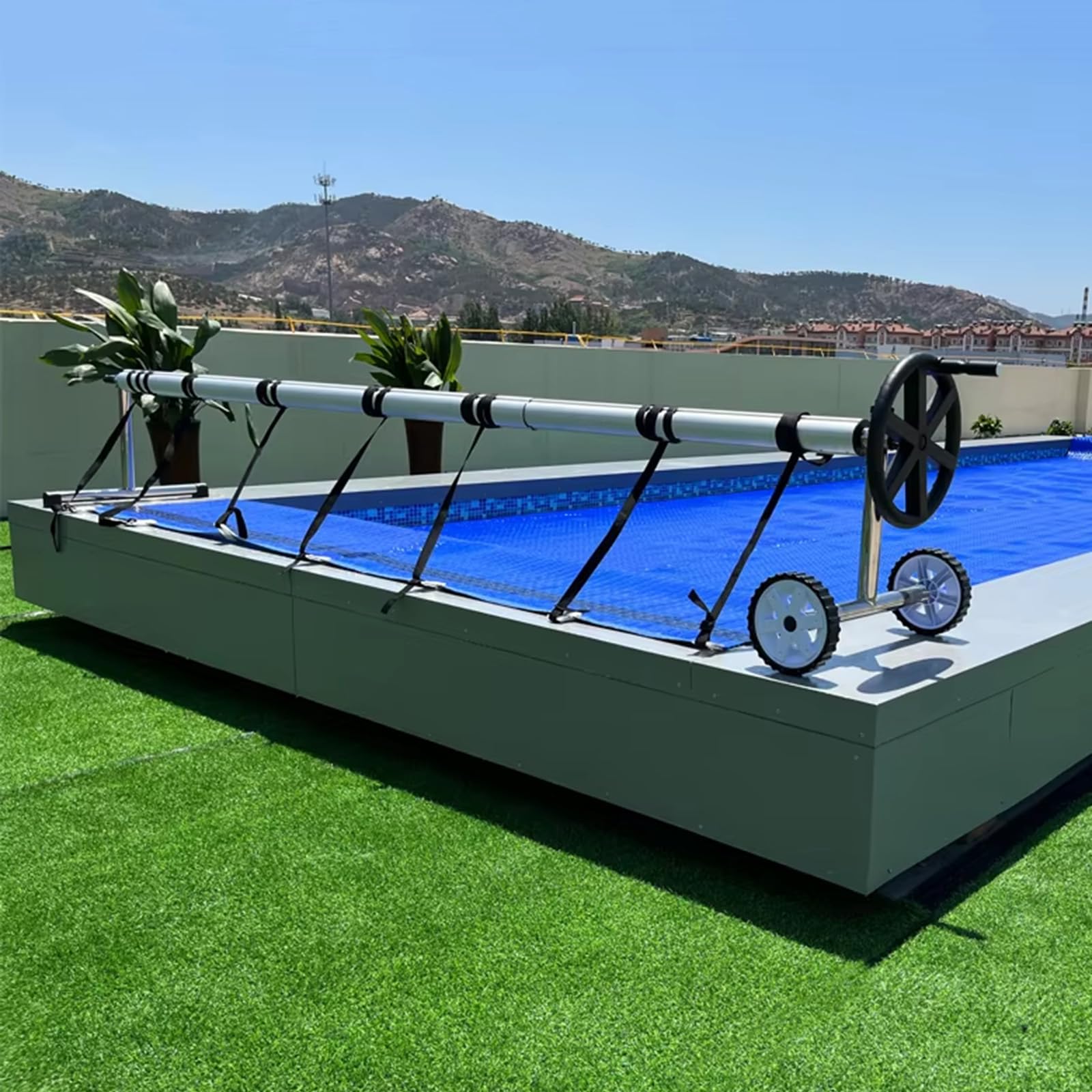 Conjunto De Enrollador De Cubierta Solar De Aluminio para Piscinas Elevadas Enrollador De Manta para Piscinas Enterradas De Varias Formas