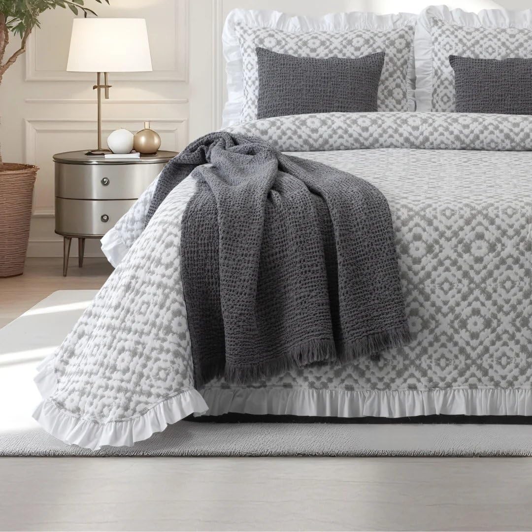 Colcha Marina con Volante Gris - 50% Algodón, 50% Poliéster - Cama 150 cm (Colcha 240 x 260 cm) - Geométrico- Fabricado Portugal