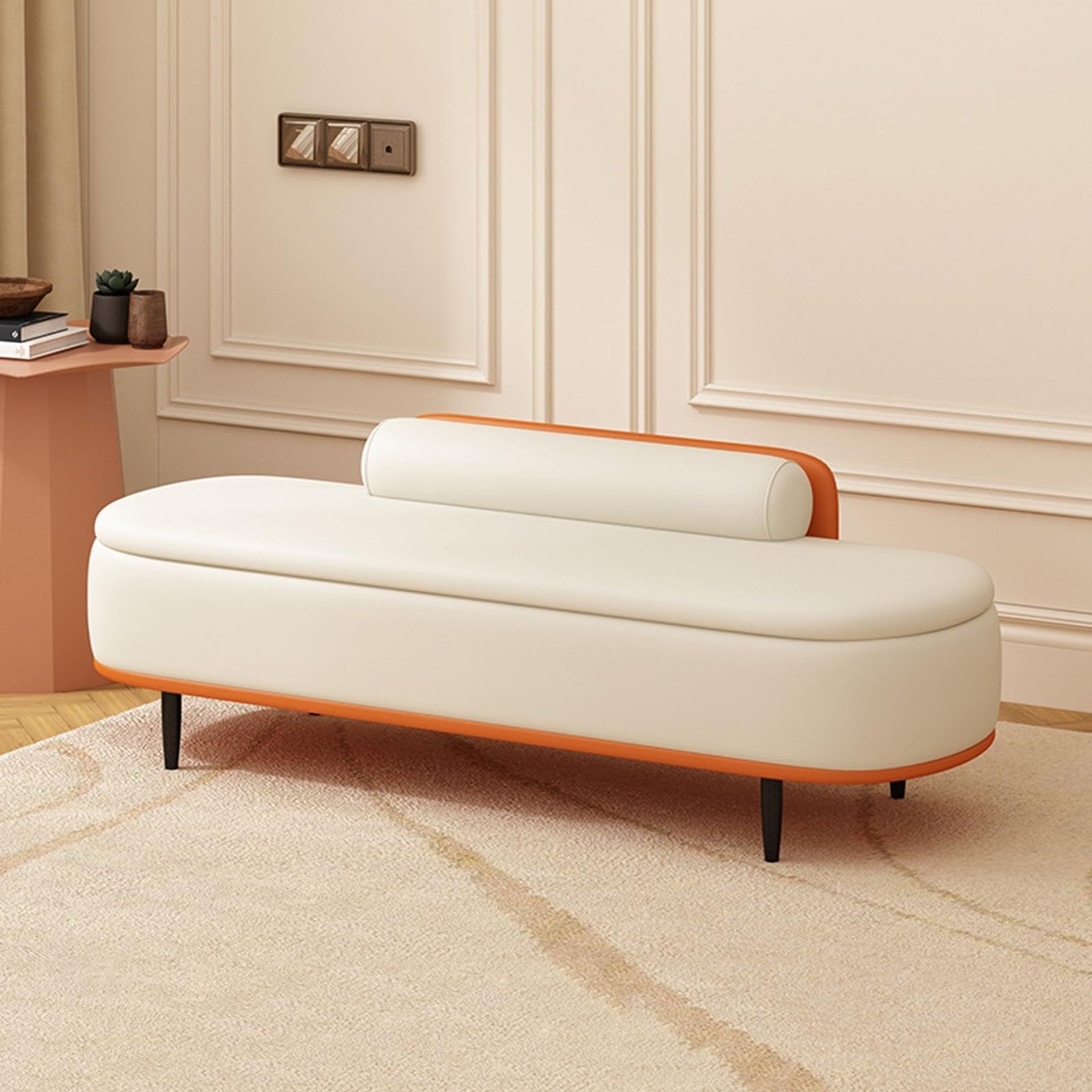 Grand espace de rangement pour chambre et salon sous un banc rembourré