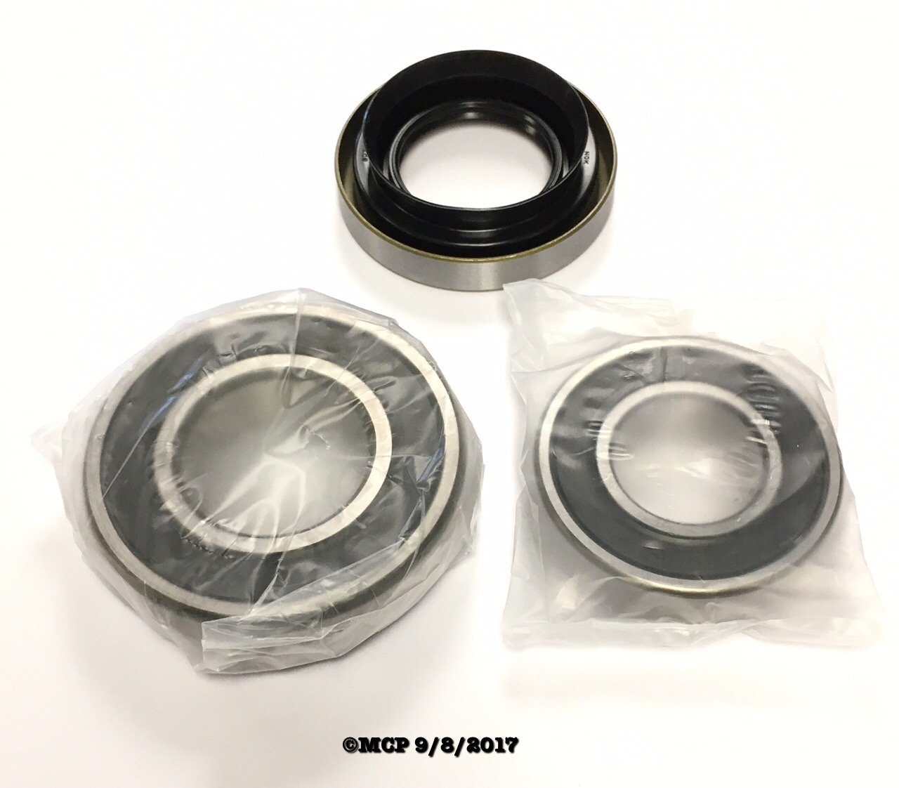 Amazon.com: Genuine Mitsubishi Rear Wheel Bearing & Seal Kit 