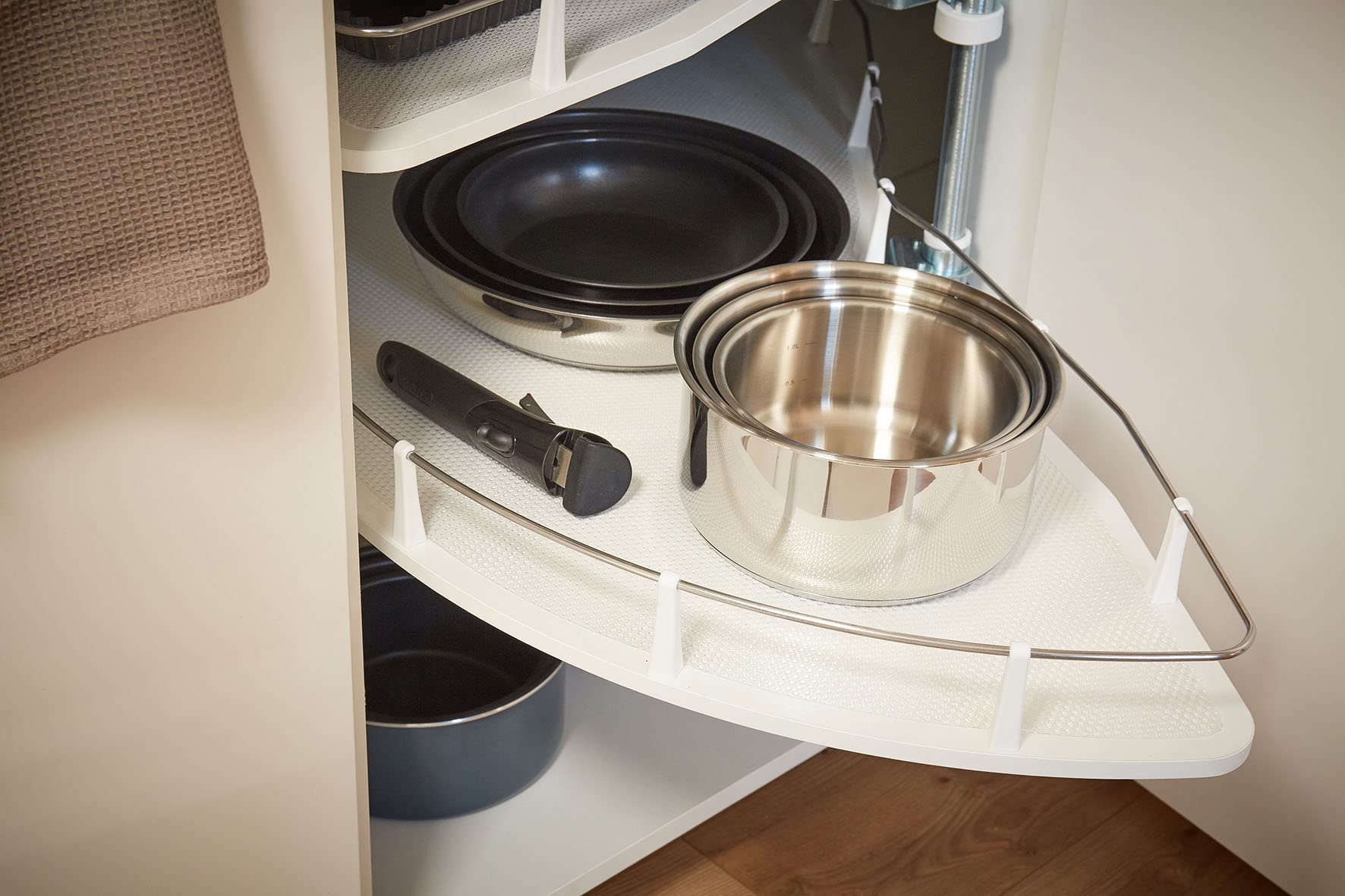 Sitram, batterie cuisine inox, 15 pcs, 2 casseroles 2 couvercles, 3 feutrines, 2 spatules, 1 cuillère en nylon, 2 poignées amovibles, tous feux dont induction 714690 Gris