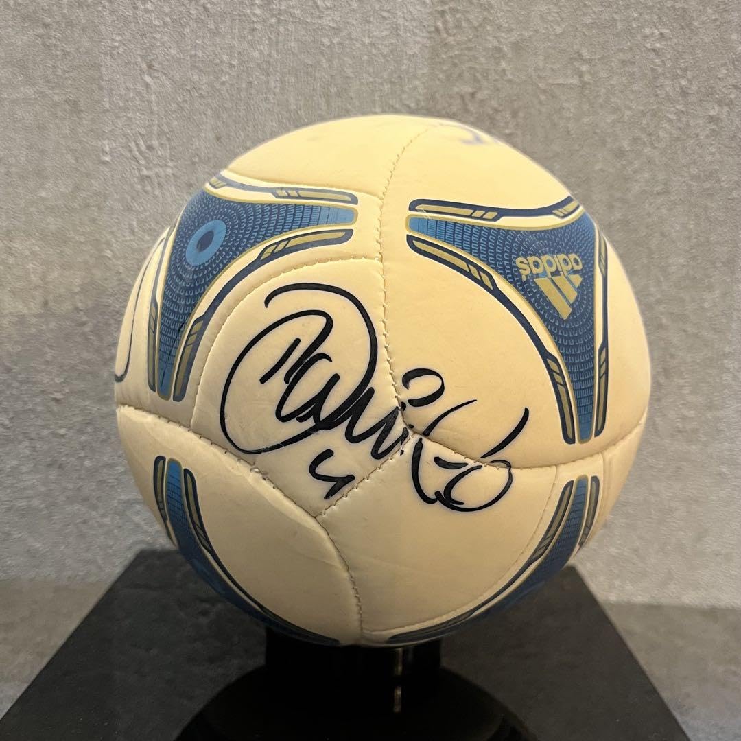 ブラジル代表4名サインボール(ネイマール、ダニーロ、ガンソ、エラーノ) ブラジル代表4名サインボール(ネイマール、ダニーロ、ガンソ