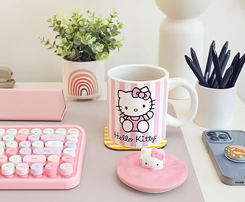 Miniatura 8 de Toynk Sanrio Hello Kitty - Taza de cerámica con tapa con diseño de rayas rosadas, taza de café grande para té, expreso, cacao, capacidad para 18