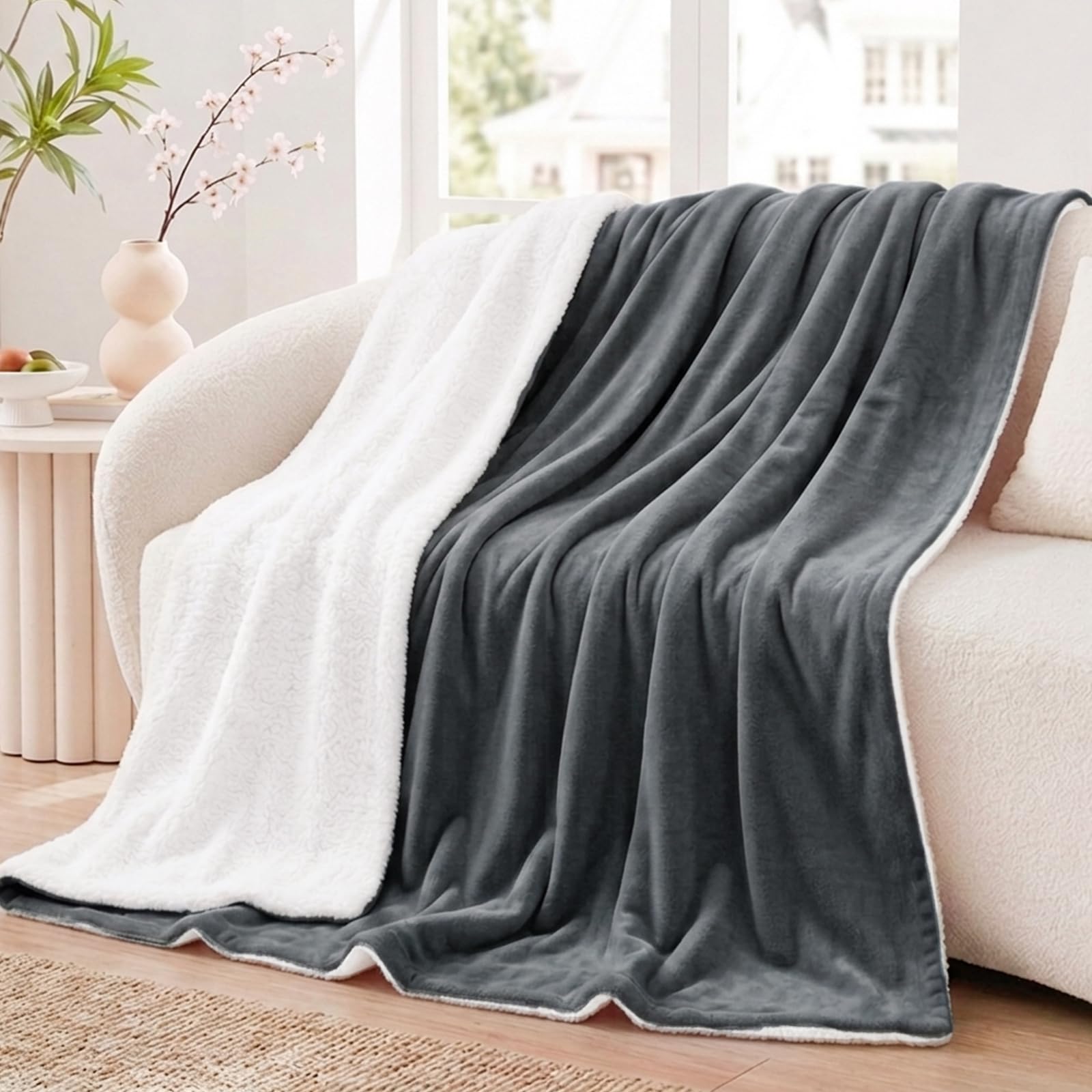 Aisbo Plaid Canape Polaire en Sherpa - Couverture 150x200 Jete de Canape Hiver, Plaid Canapé 150 x 200 Gris Foncé Mouton 2 Personnes Doux et Chaude