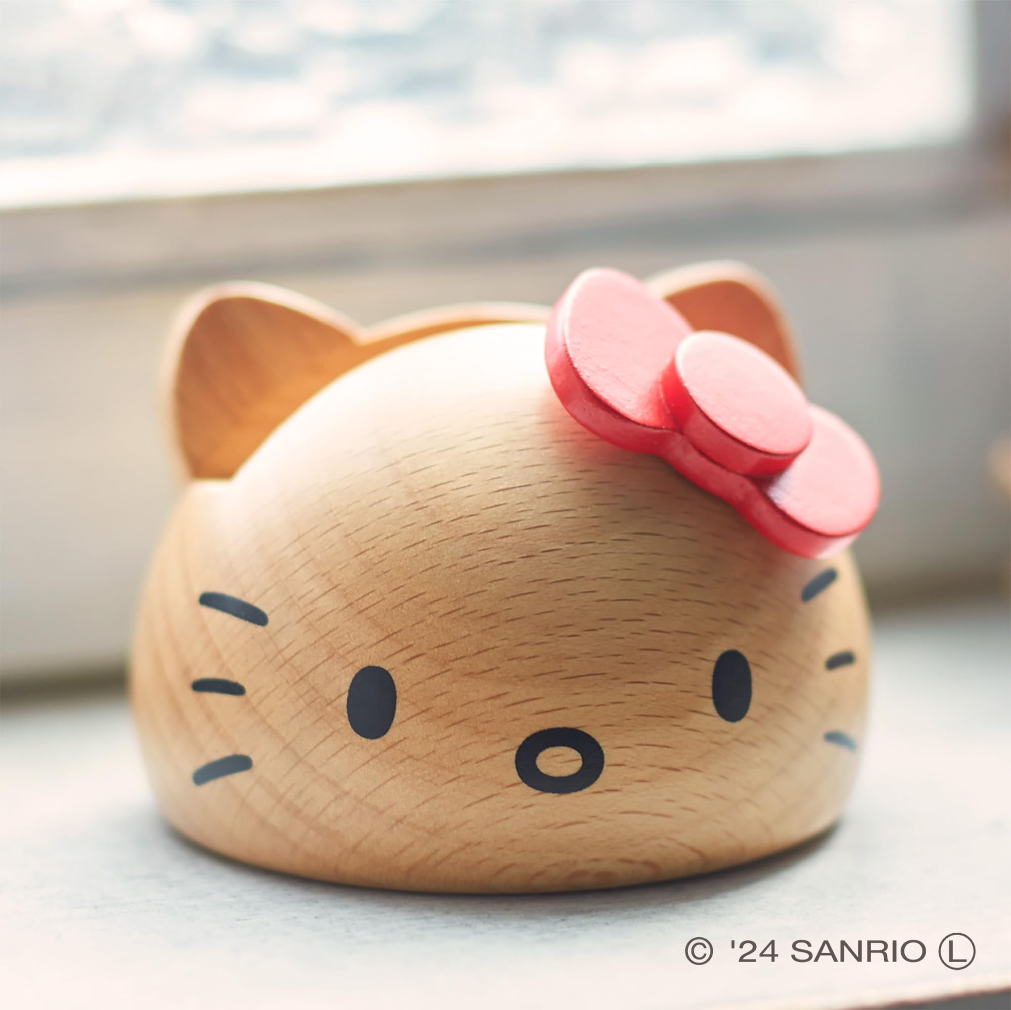 サンリオ ハローキティ スマホスタンド　小物入れ　花柄 Amazon.co.jp: サンリオ ハローキティ ウッドスマホスタンド レッド