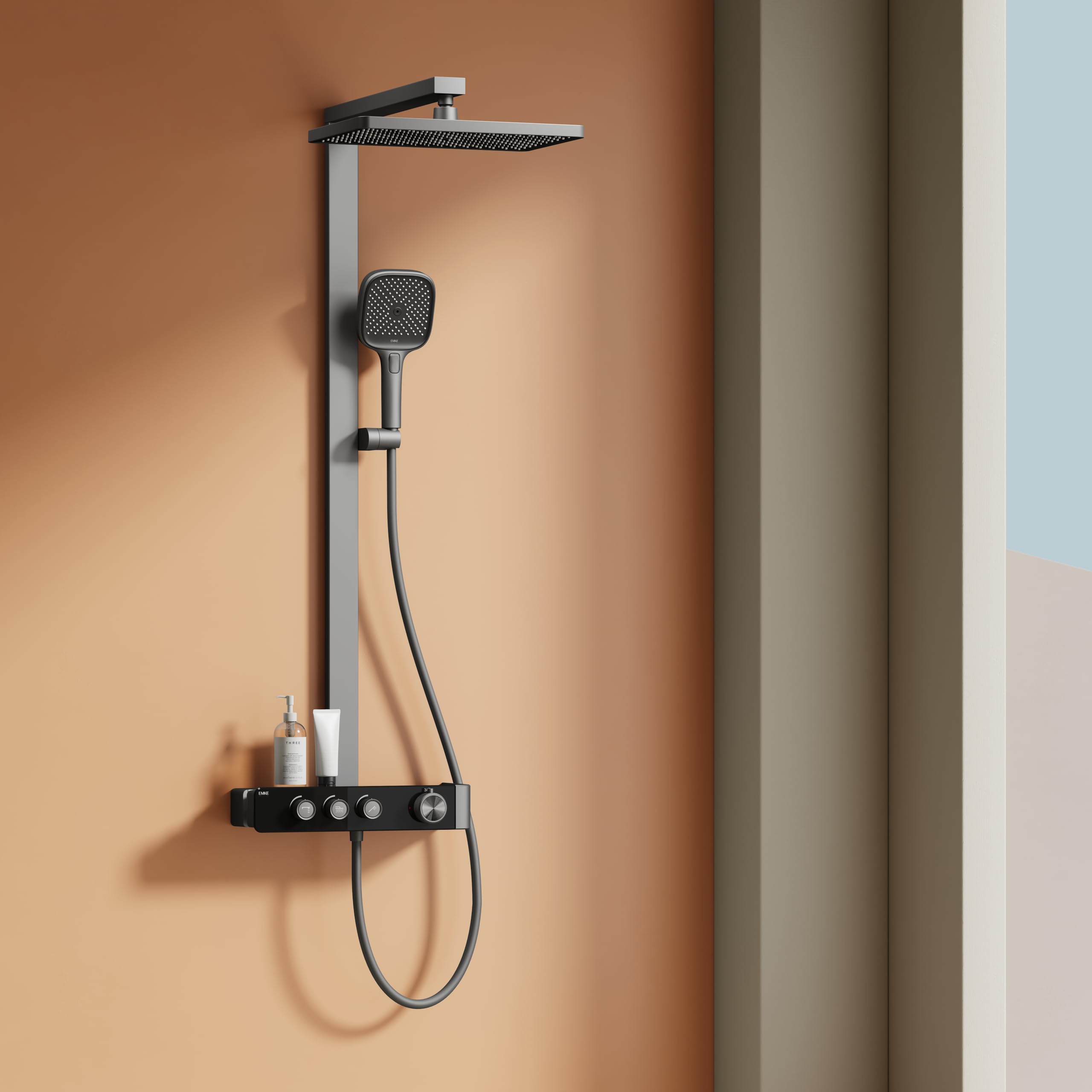 Colonne de douche thermostatique EMKE pour stopper les variations de température