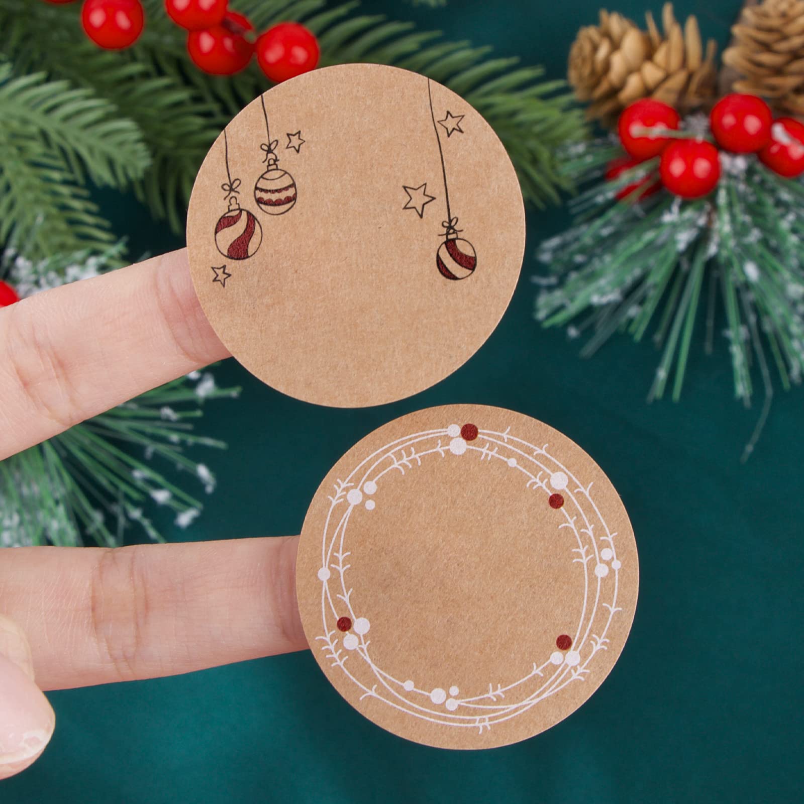 500 Kraftpapieren Stickers – 4 Cm Rond – Met Kerstontwerpen – Perfect Voor Cadeauzakjes, Jam, Enveloppen En Meer