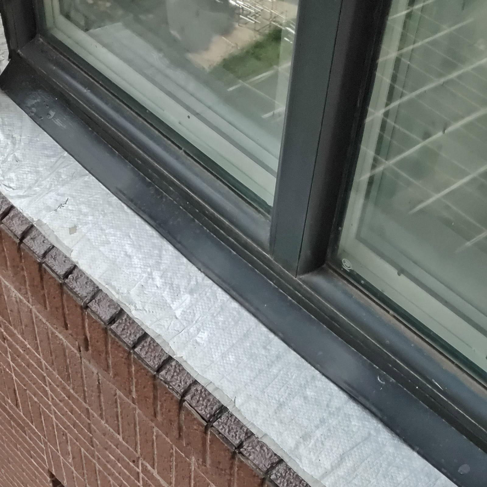 Joint d'étanchéité pour fenêtres, Barre adhésive résistante aux intempéries pour fenêtres coulissantes et à battants, Largeur 4,5 cm/5,5 cm, Longueur Ajustable de 0,5 m à 5 m (1 m/3,3 pi)