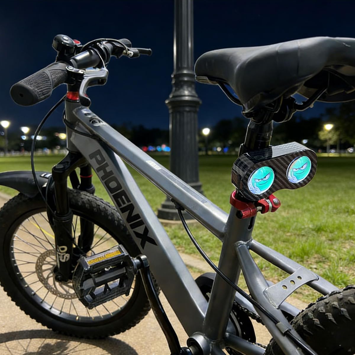 Feu arrière de vélo LED dynamique Demon Eyes, sans application, étanche, objectif 3D de type C, 20 modes, télécommande, feu arrière LED pour vélo, moto, idée cadeau
