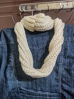 كوفية للبنات، لون بيج