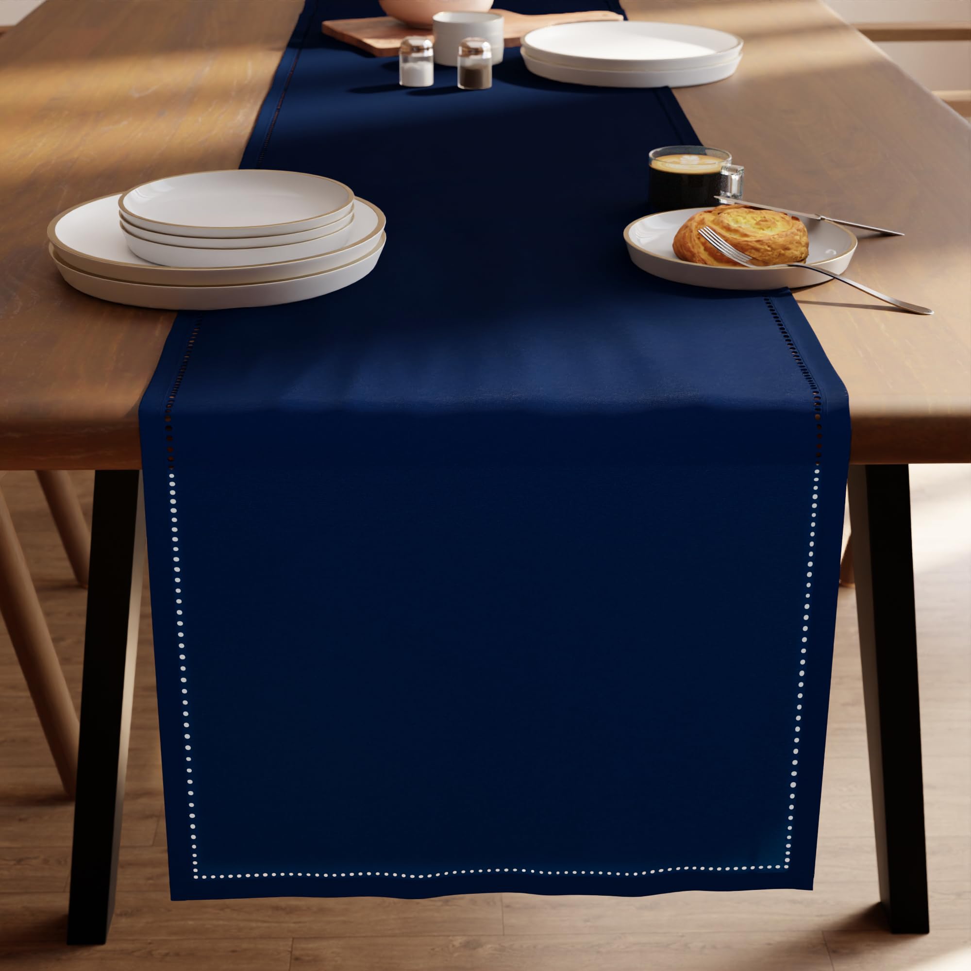 Encasa XO Runner da Tavolo | Puro Cotone con Design Orlato | Dimensioni 40x183 cm | Scotch Blue - Lavabile in Lavatrice