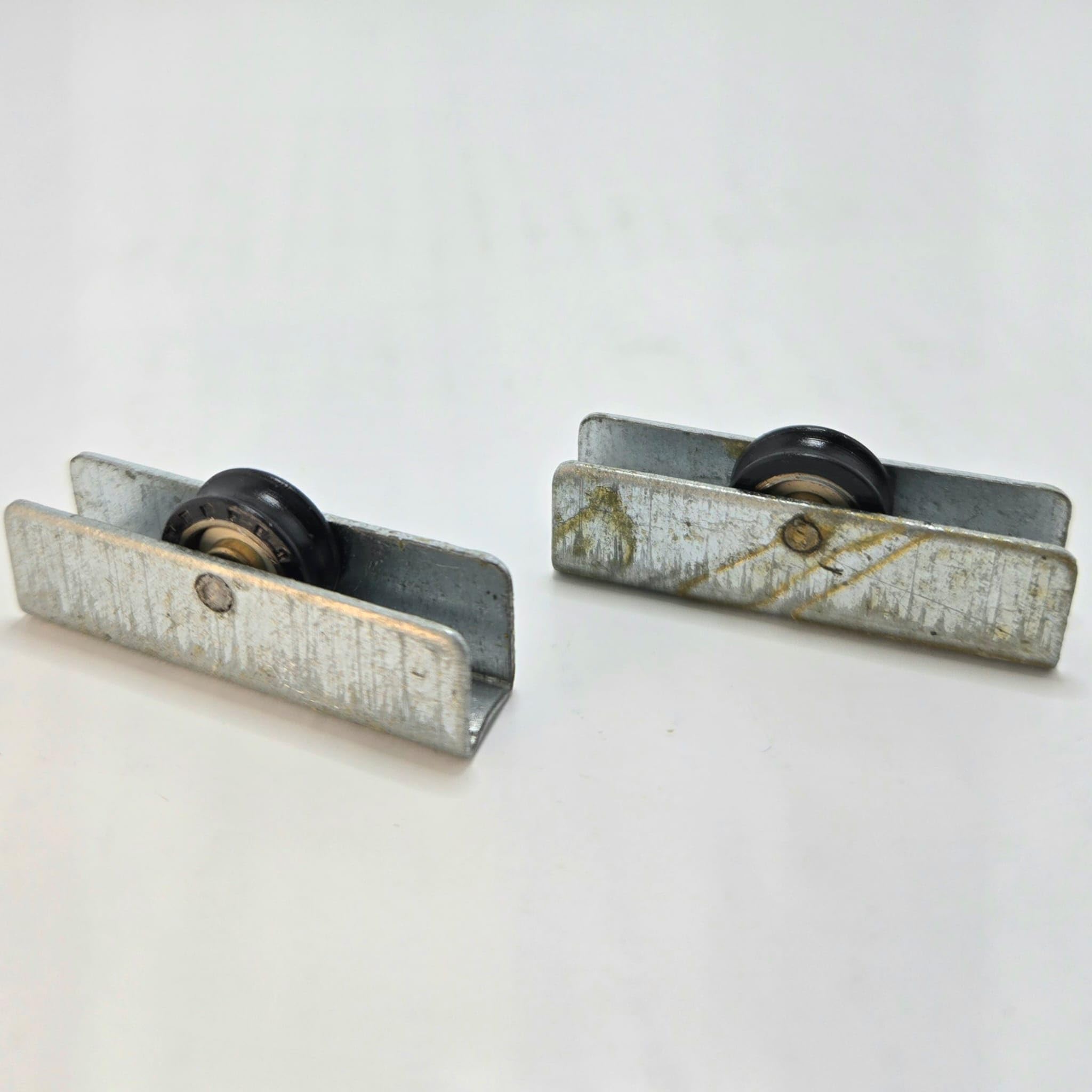 10 Ruedas de puerta y ventana corredera modelo VITRINA J3 base metalica ancho 9 mm, alto 11 mm