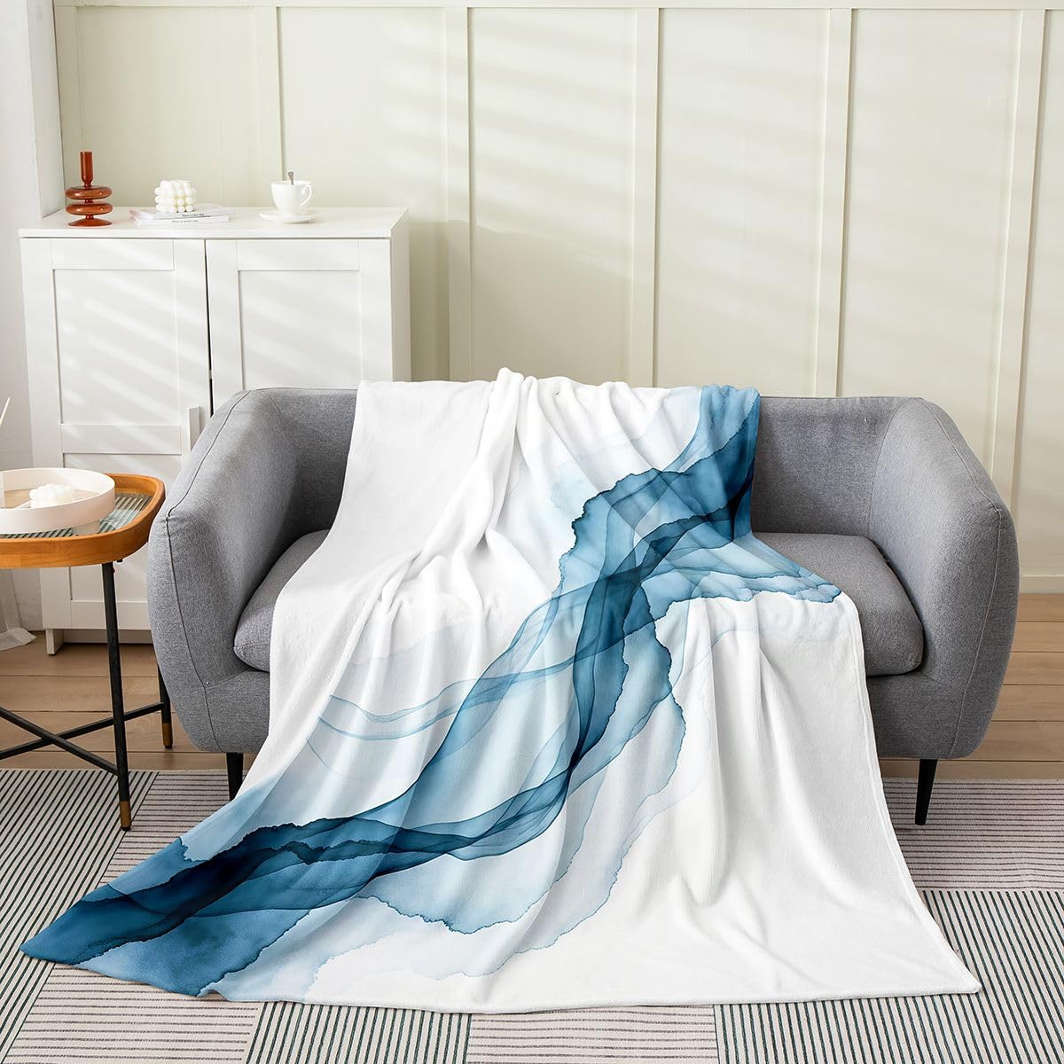 Loussiesd Deep Blue Ombre Efekty polarowy koc narzuta nowoczesna sztuka abstrakcyjna flanelowy koc pluszowy puszysty geometryczny na łóżko kanapę krzesło salon królowa 228 x 229 cm dekoracja sypialni