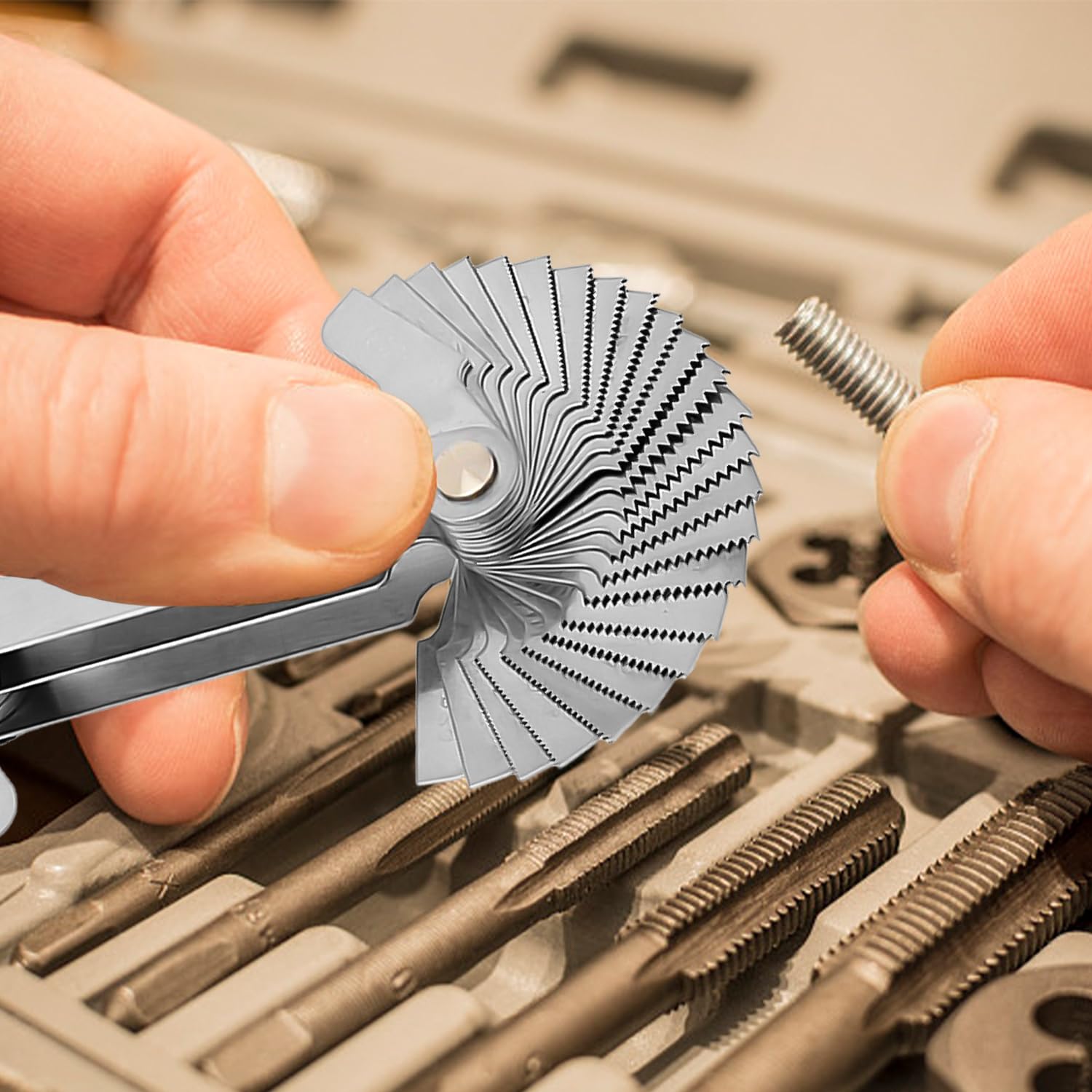 KRYMSON Calibro per filettature, Misuratore di precisione metrico con impugnatura a scorrimento