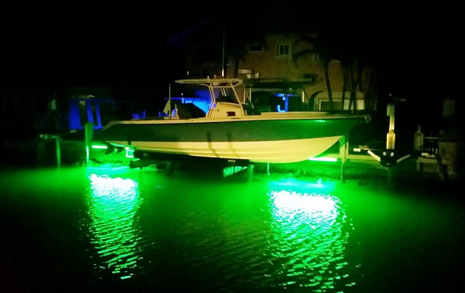 DockPro 3500 Above Water Green LED Dock Light Industrial