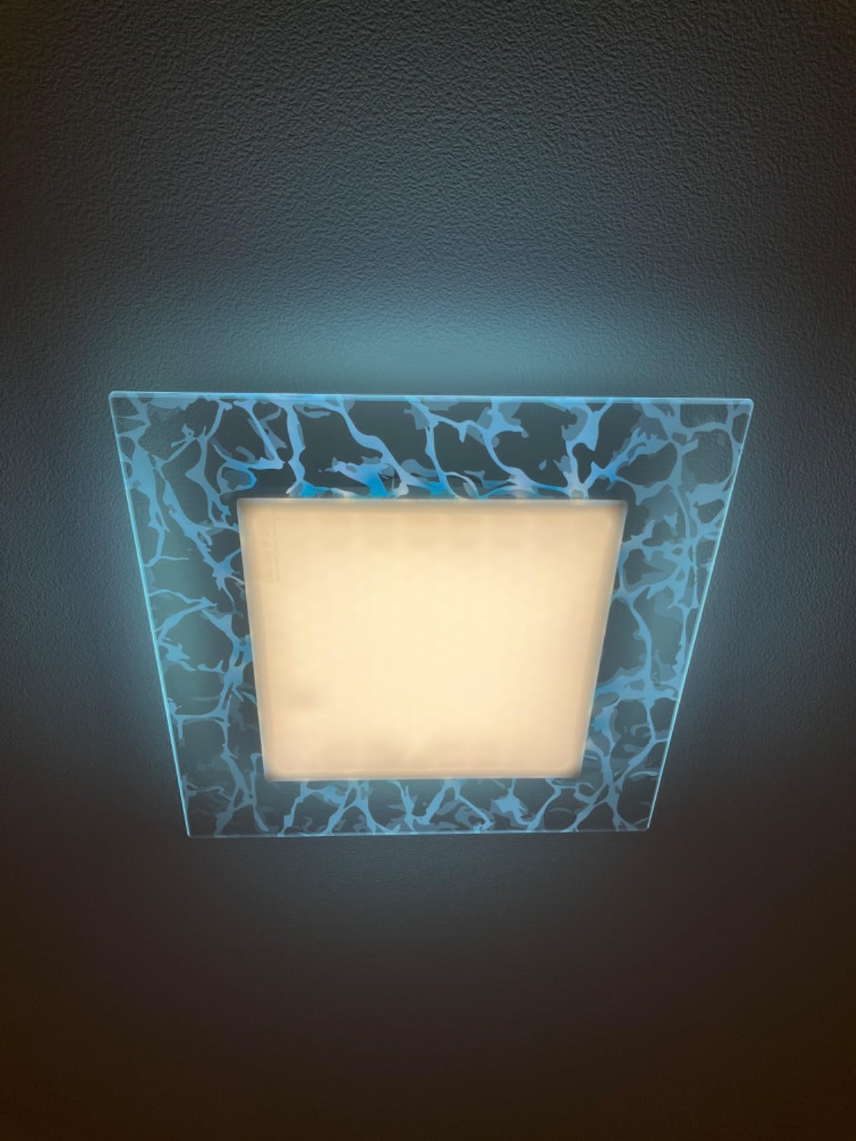 とってもおしゃれで落ち着く色です