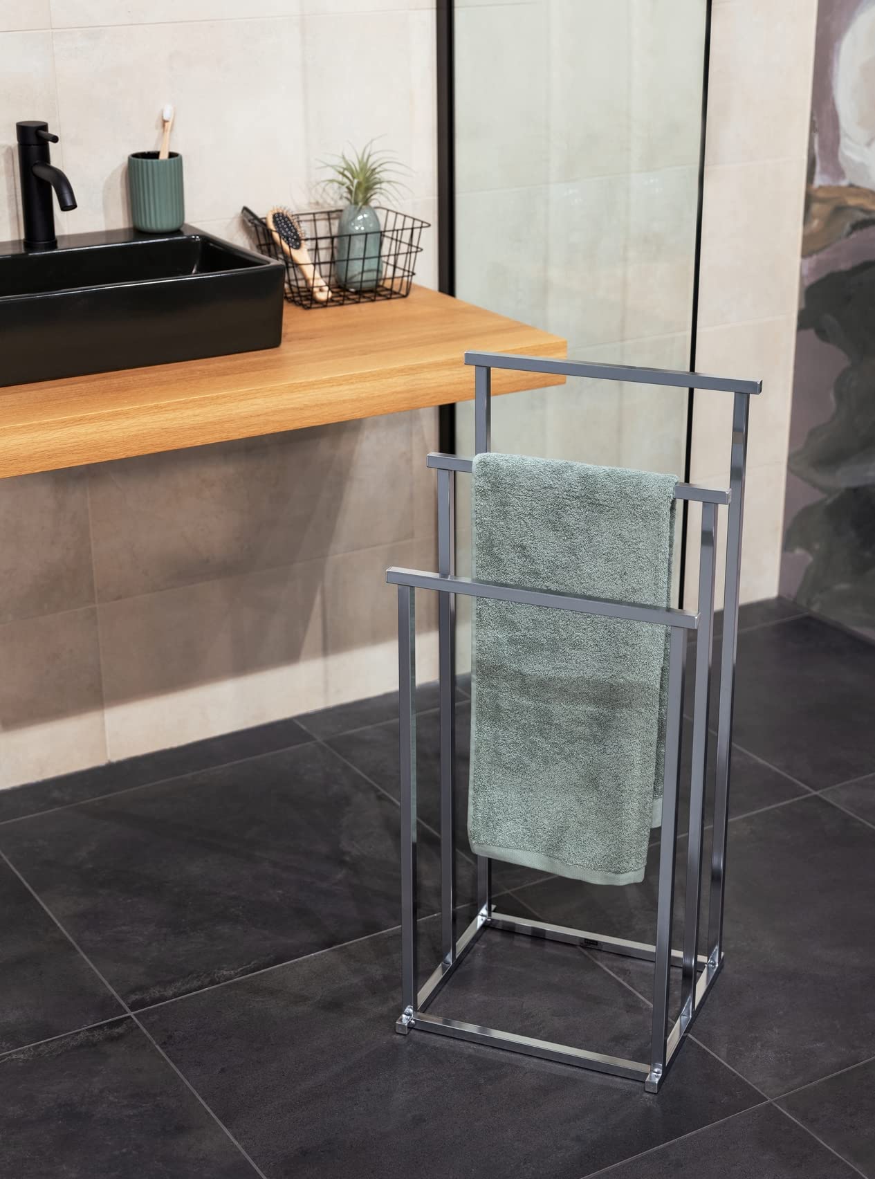 WENKO Handtuchbutler Quadro mit 3 Stangen - Kleiderbutler, stufenförmig, Vierkantrohr, Edelstahl rostfrei, 38 x 84.5 x 32.5 cm, Glänzend