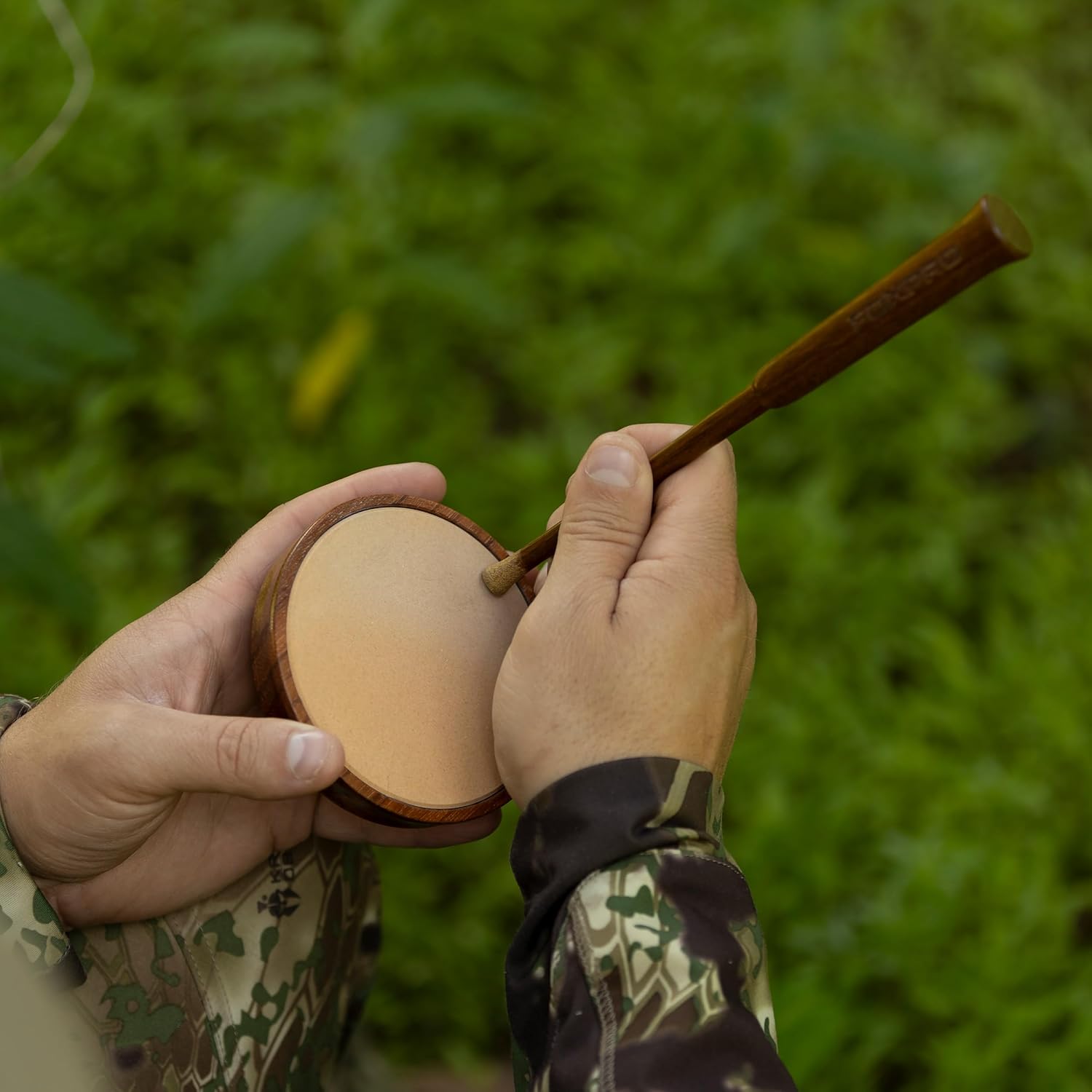 FOXPRO Crimson Hen Ceramic Turkey Pot Call - Ceramic Surface - One-Piece Ipe Striker - Realistic Turkey Sounds and Hen Sounds - Clucks, Purrs, Cuts - High-Volume, Quality, and Durability - Made in USA