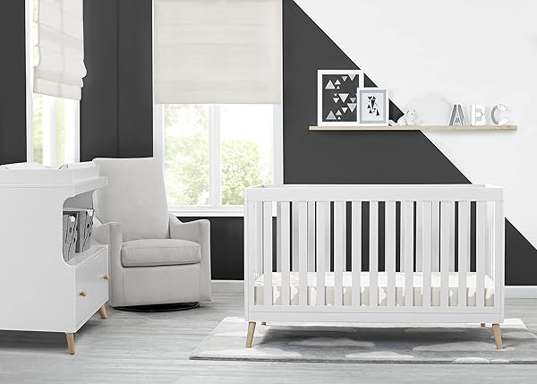 Delta Children Essex 4-in-1 Convertible Crib 3