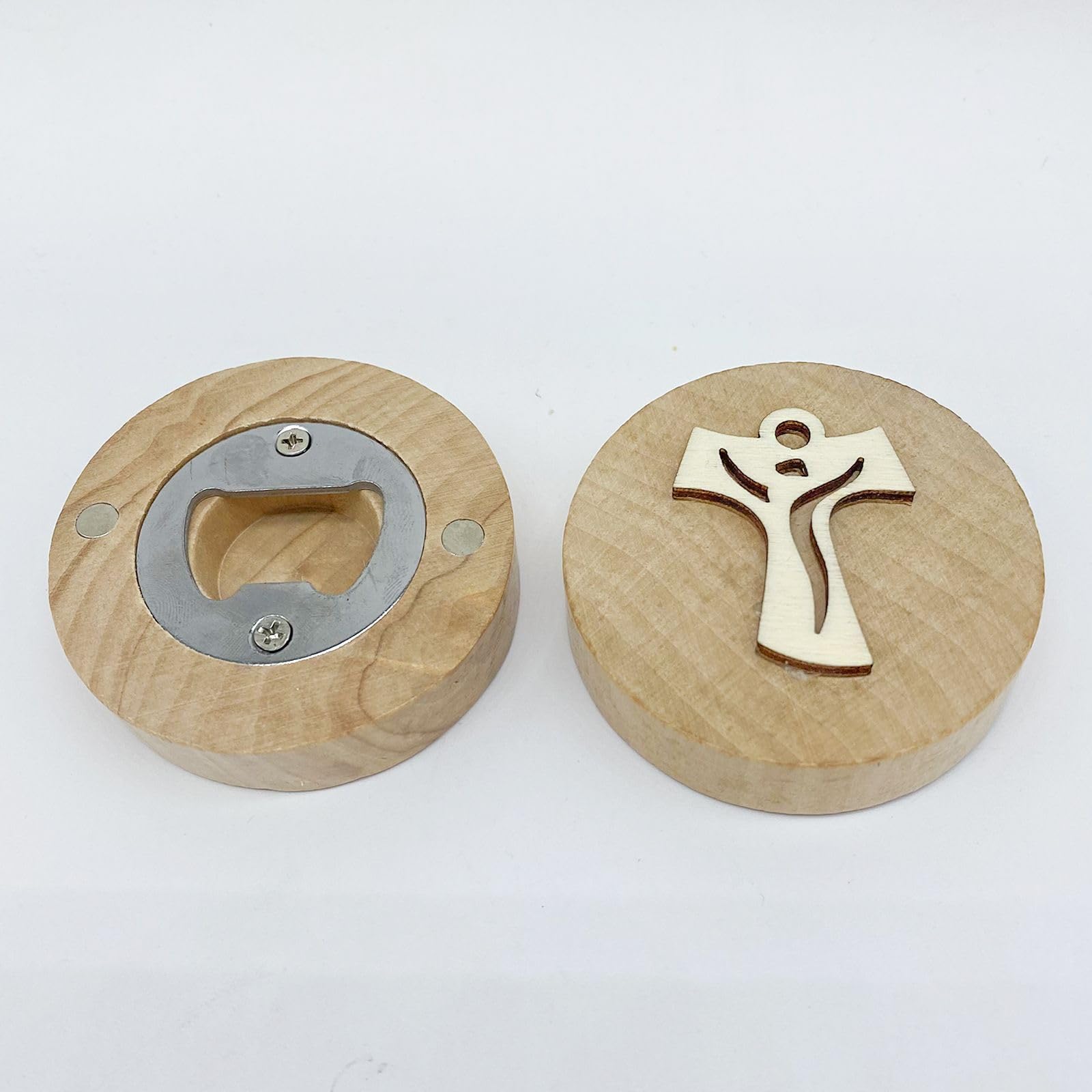 Doni Bomboniere 10 Apribottiglia Calamita in Bamboo Tondo di Colore Legno Naturale, con Applicazione TAO in Legno, Ideale per Occasioni Speciali Come Cresima e Comunione