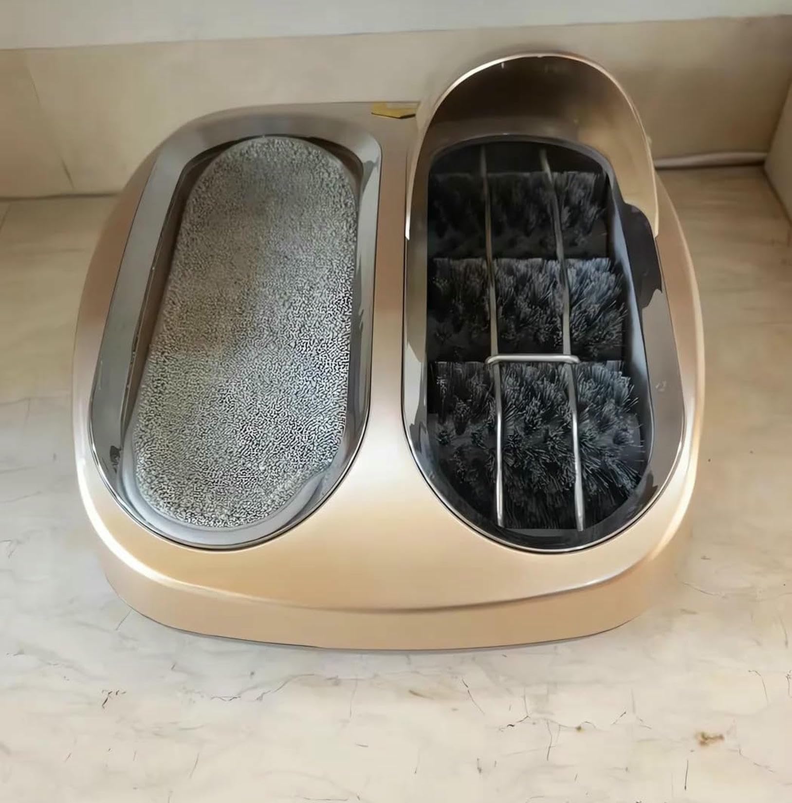 Weiße Smart Boots Schuhsohle Wasserbürstenmaschine, vollautomatische Schuhsohlenreinigungsmaschine, Haushaltsschuhe, Reinigungsausrüstung, intelligenter automatischer Induktionsstiefel, Gold
