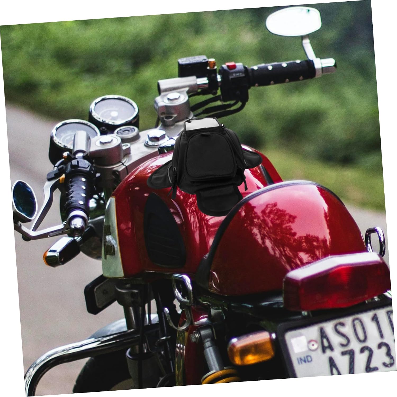 Magnetic Motorcycle Tank Bag with Spacious Storage Cloth Material Secure Attachment for Various Motorbike Models Portable Riding Accessory with Headphone and Navigation
