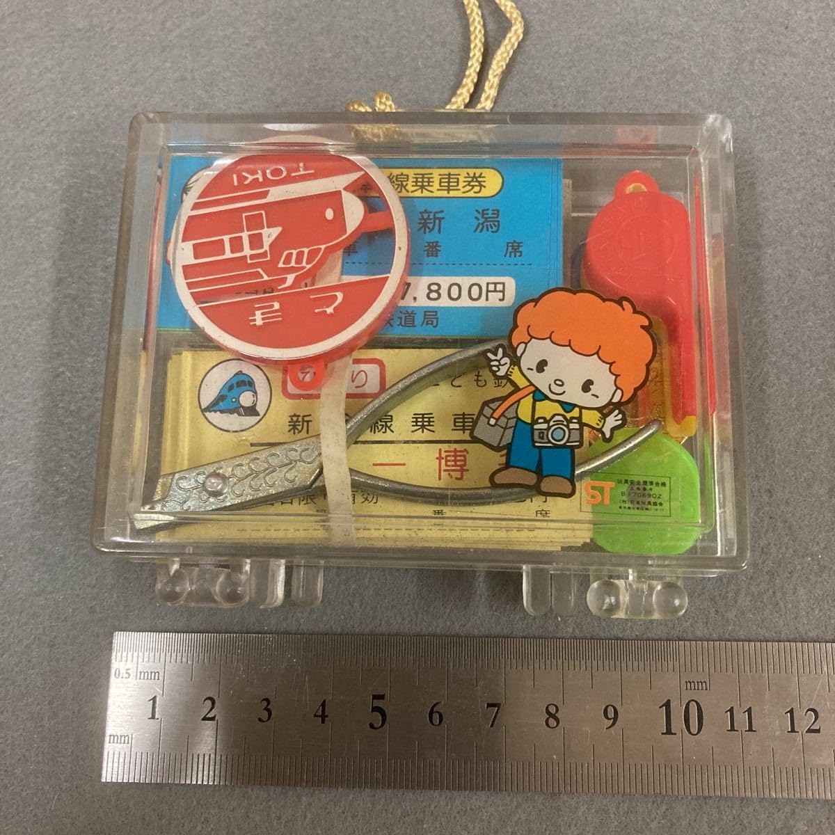 お値下げ当時物★台紙玩具★子供鉄道キップ&きっぷ切りハサミ 12個付き お値下げ当時物☆台紙玩具☆子供鉄道キップ&きっぷ切りハサミ 12