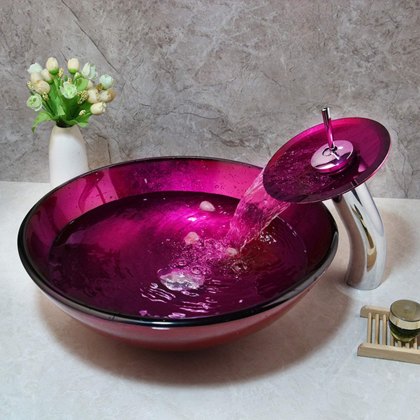 Lavabo rond en verre trempé avec robinet pour rénover une petite pièce