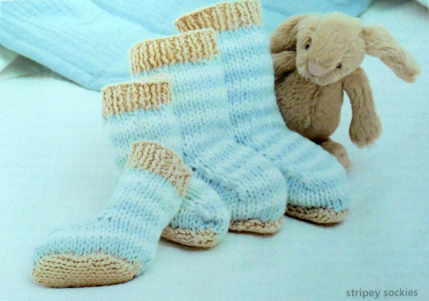 King Cole Newborn Baby Knits Book for Premature to 18 Months - Clothing Blanket Bootees & Mitts