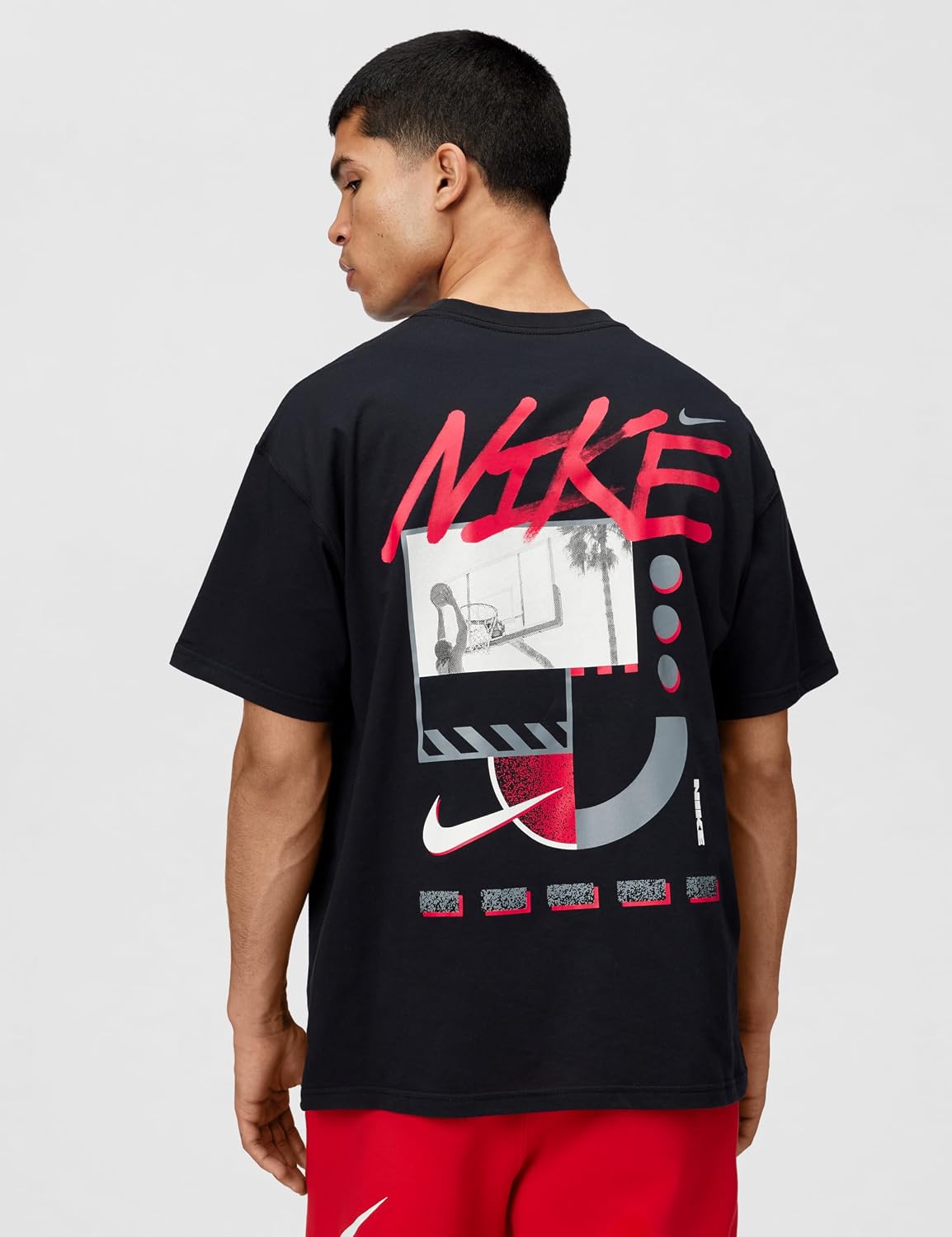 Nike Men's Basketball Loose Fit Graphic T-Shirt