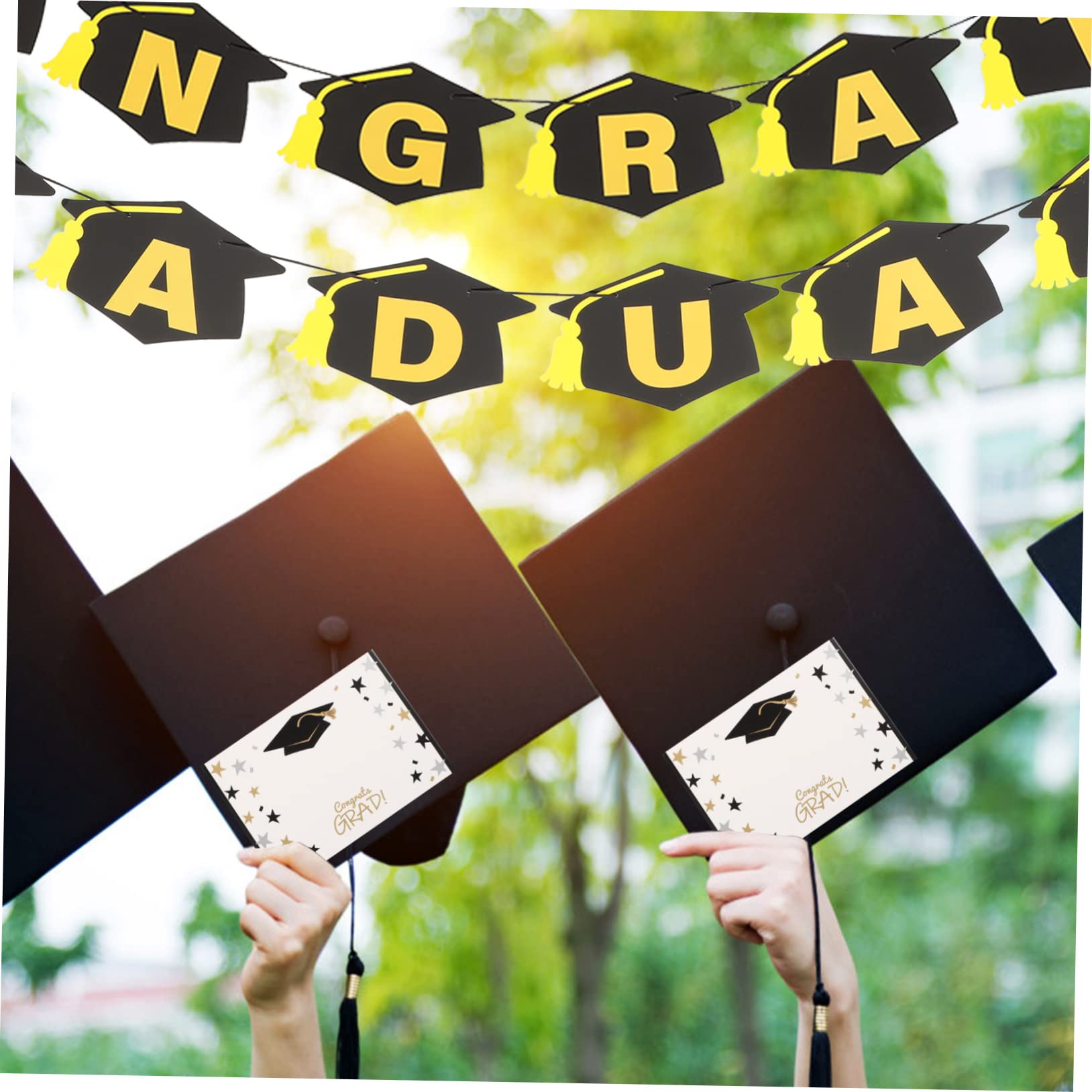 PRETYZOOM 2 Set bandiera di laurea decorazioni festa diploma maturità camera nozze arredamento parete fondale oggetti di scena bandiera del partito banner sullo sfondo di laurea Carta