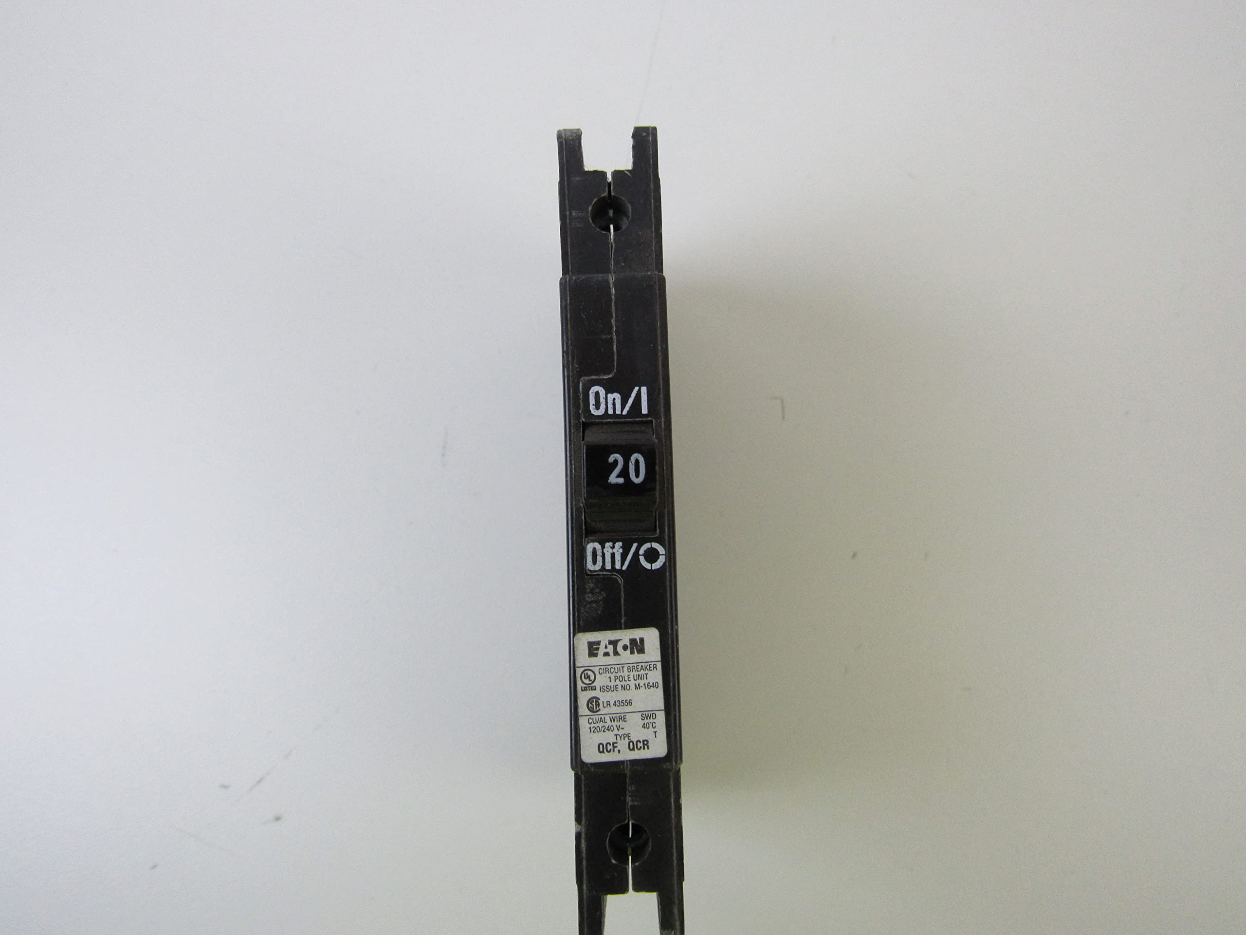 QCR1020 Eaton QCR Cable In Cable Out BKR 1P 20A 120/240VAC 10kai