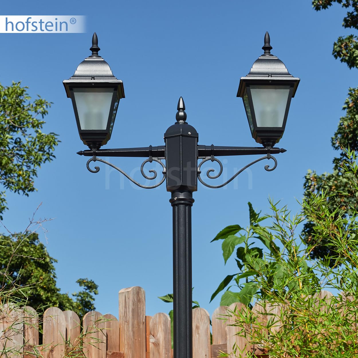 Lampa zewnętrzna Naofe, oświetlenie ścieżki z metalu/szkła w kolorze czarnym/mlecznym szkłem, kandelabr o antycznym wyglądzie, wysokość maks. 220 cm, oświetlenie ogrodowe IP44, 2 x E27, bez żarówki