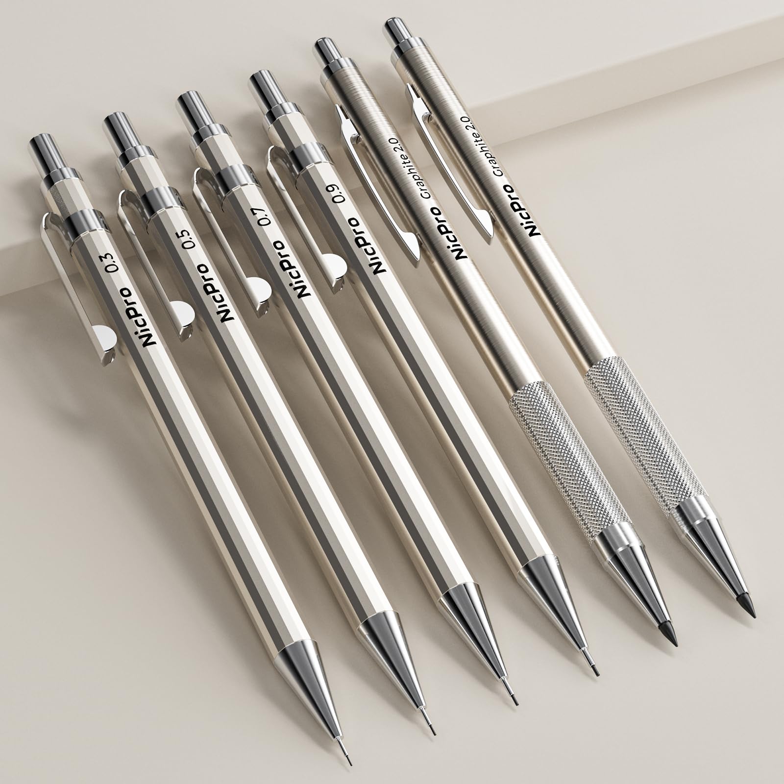 Nicpro 6 Pezzi Matite Meccaniche Set con Custodia in Pelle, matita da disegno 0,3 0,5 0,7 0,9 mm, Portamine 2 mm, con 18 tubi Mina (6B 4B 2B HB 2H 4H colori), Art Portamine per Disegno Scrittura