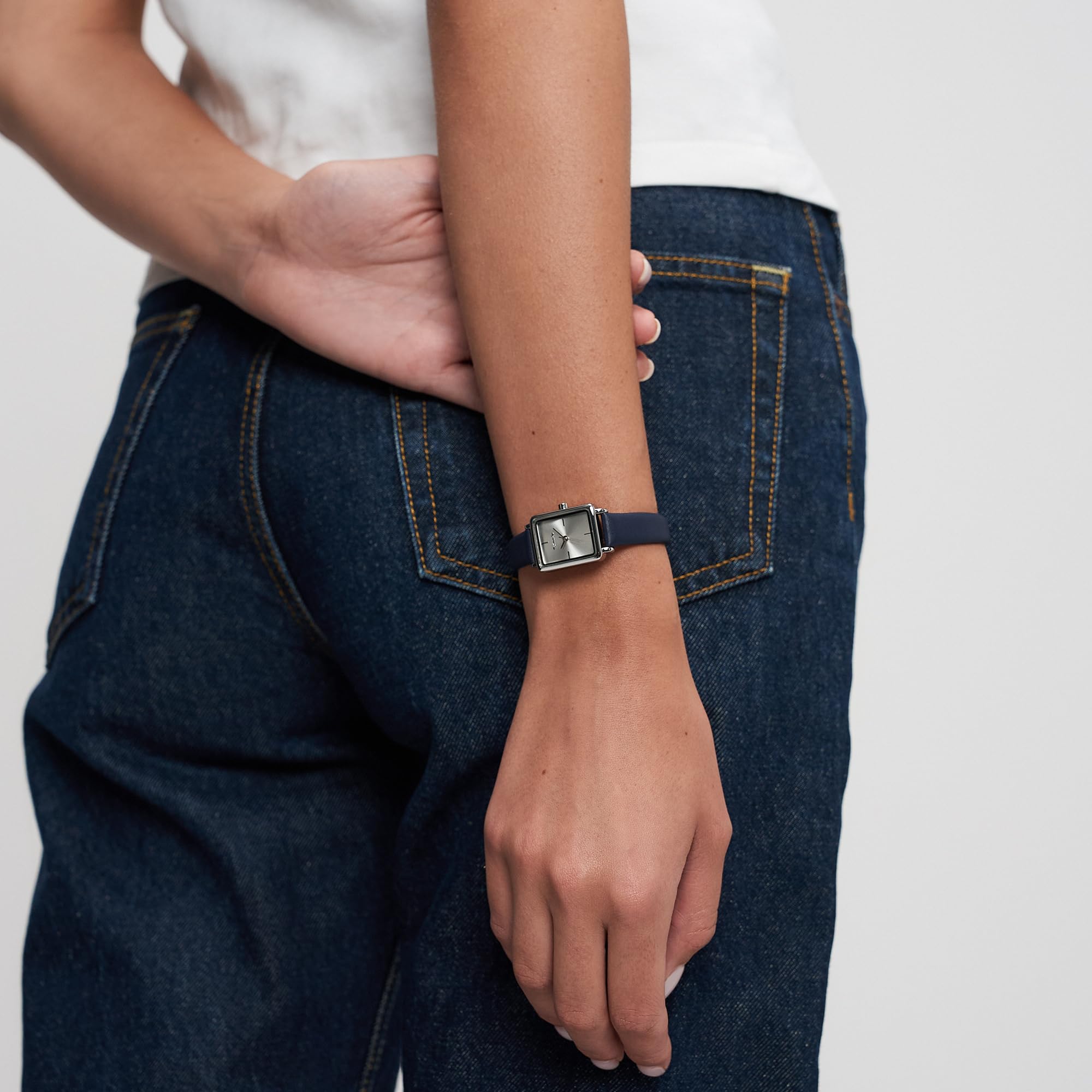 Tamaris Damenuhr - Elegante Damen Armbanduhr mit schmalem Lederarmband