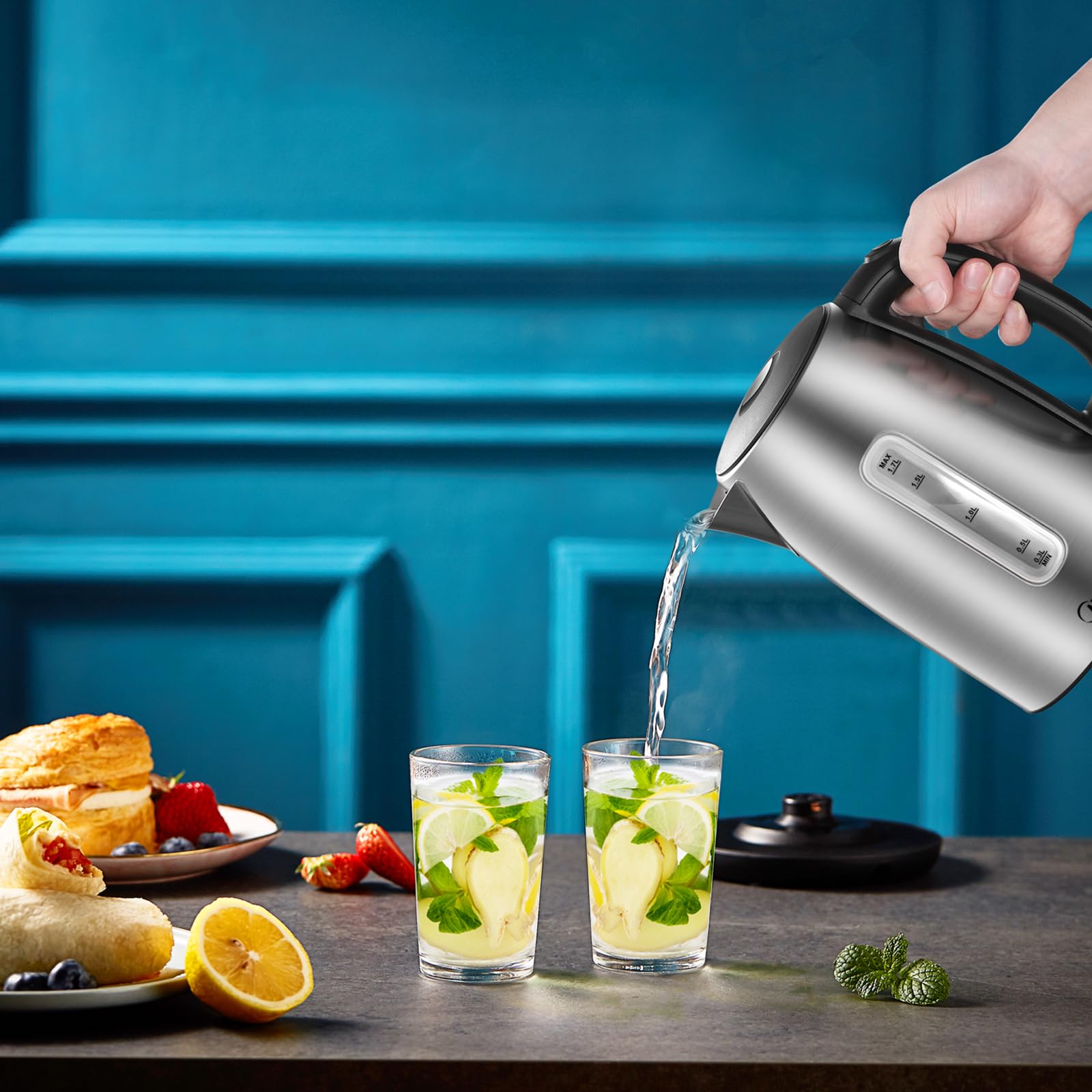 Midea Bollitore Elettrico 1,7L, Acciaio Inox, Kettle senza BPA, 2200 W, Bollitore Acqua con indicatore del livello dell'acqua, indicatore LED, Base di rotazione a 360°