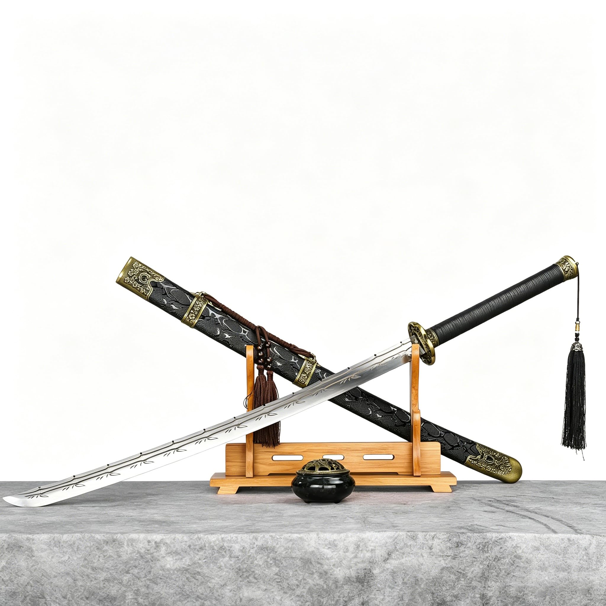 Katana Samuraischwert 104cm Nicht geschärft – Deko Schwert aus Edelstahl mit Bambusmuster, Schwarze Massivholz-Scheide, Japanisches Dekoschwert für Sammler, Cosplay & Geschenk