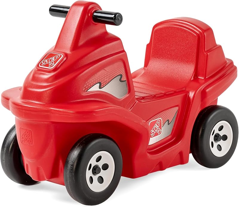 Step2 Rapid Ride & Hide auto de paseo para niños pequeños de pie a piso, juguete para montar compatible con posavasos para niños, manillar y reposapiés, juego en interiores o exteriores, 2 años o más, rojo