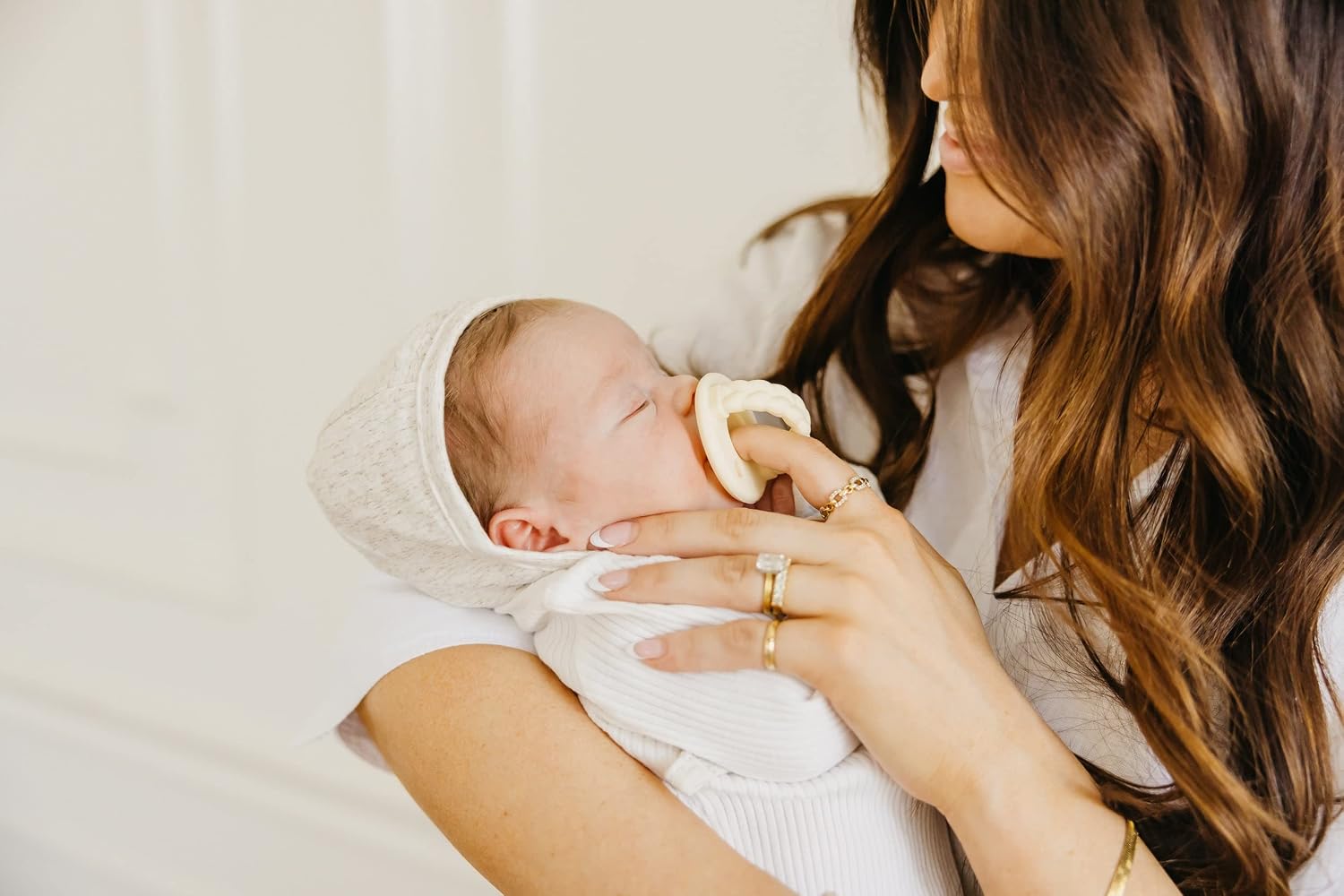 Copper Pearl Baby Bonnets: Ultra-Soft, Comfy to Wear, Tie-On Infant Sun Hat for Protection Against UV Rays, Trendy Coordinating Designs Swaddles, 3-6 Months - Oat