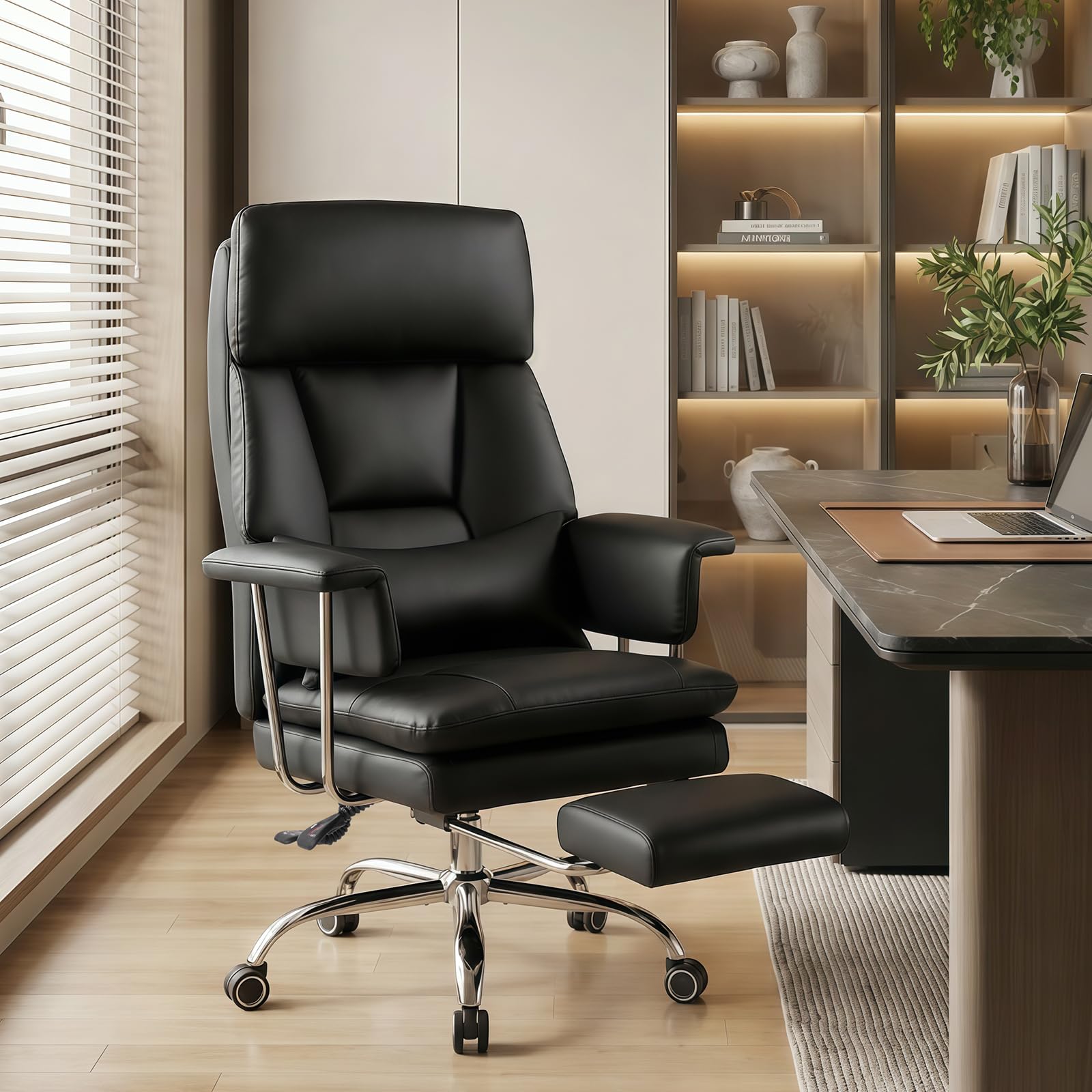 Sedia da Ufficio Direzionale con Poggiapiedi, Poltrona Ufficio Ergonomica Reclinabile in Pelle PU, Sedia da Computer con Cuscino Ispessito e Supporto Lombare 200kg, Nero