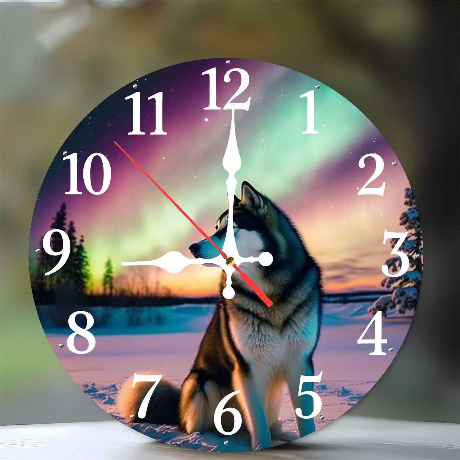 Horloge murale en bois de 35 cm avec motif de chien enneigé pour salon